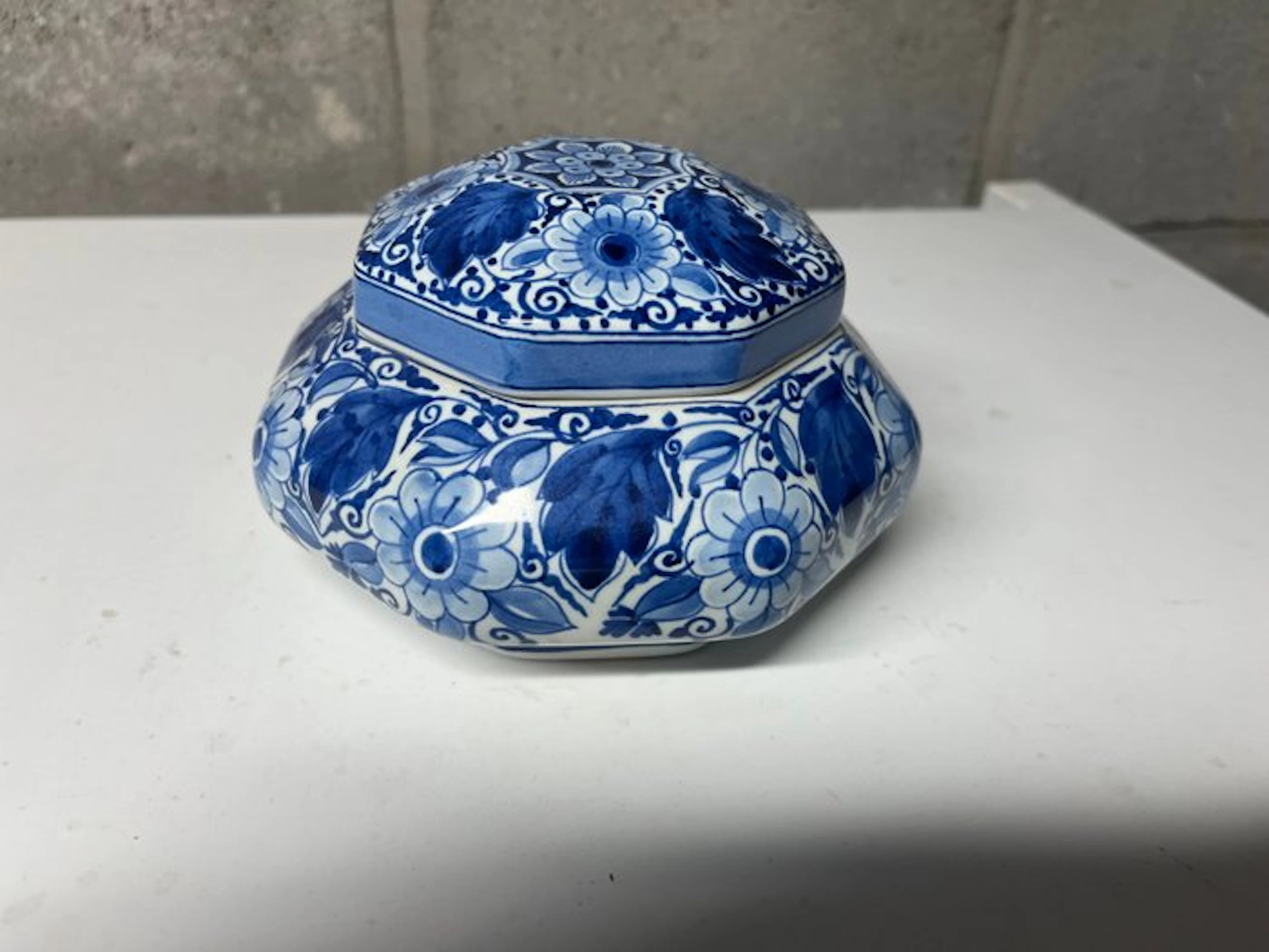 De Porceleyne Fles - Chocolate pot - Earthenware - Delft blue bonbonniere
