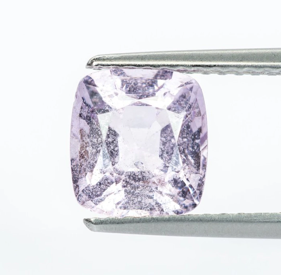 No reserve price Spinel - 2.03 ct - Gem Report Antwerp (GRA) - Light Pink