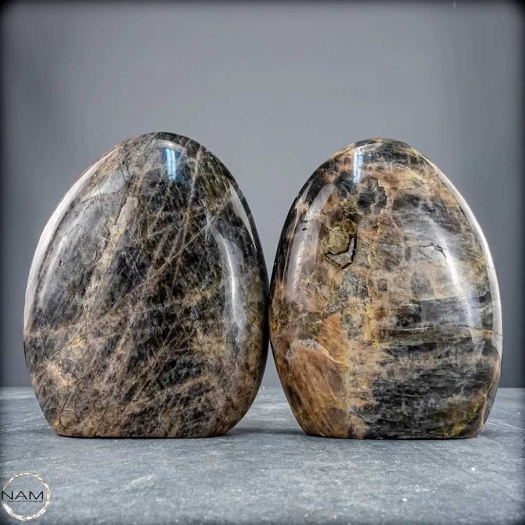 Moonstone Duo – Two distinctive free-form shapes with a special marbling