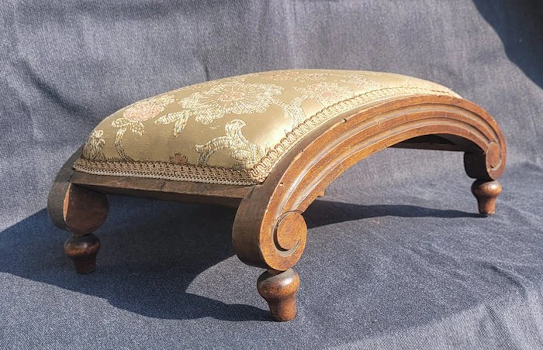 Chair - Wood - Antique Footrest