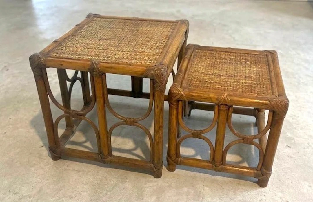 Nesting tables - Bamboo, Rattan, Wood - Two vintage stools.