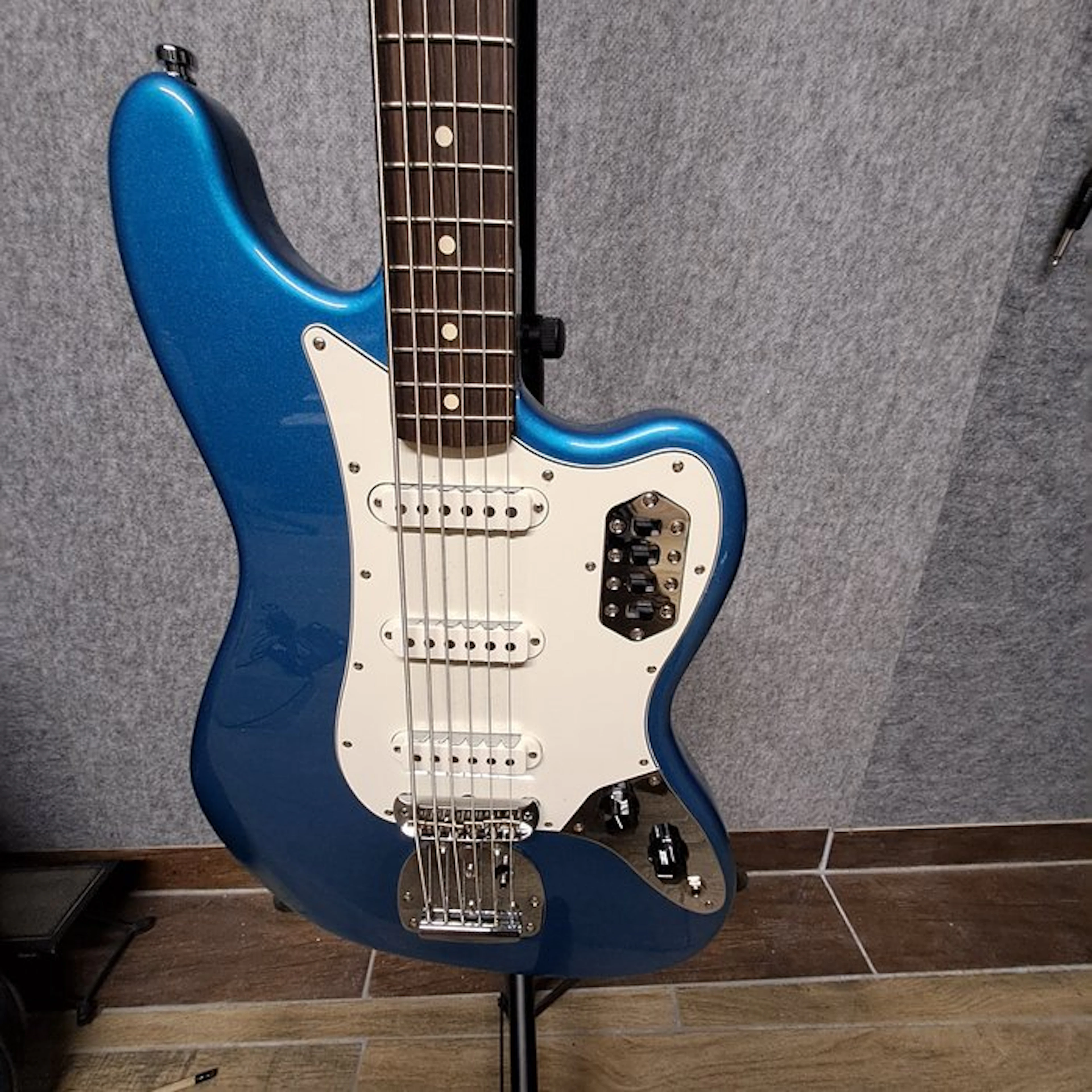 Fender - Fender Vintera II '60s Bass VI - - Electric bass guitar - 2025