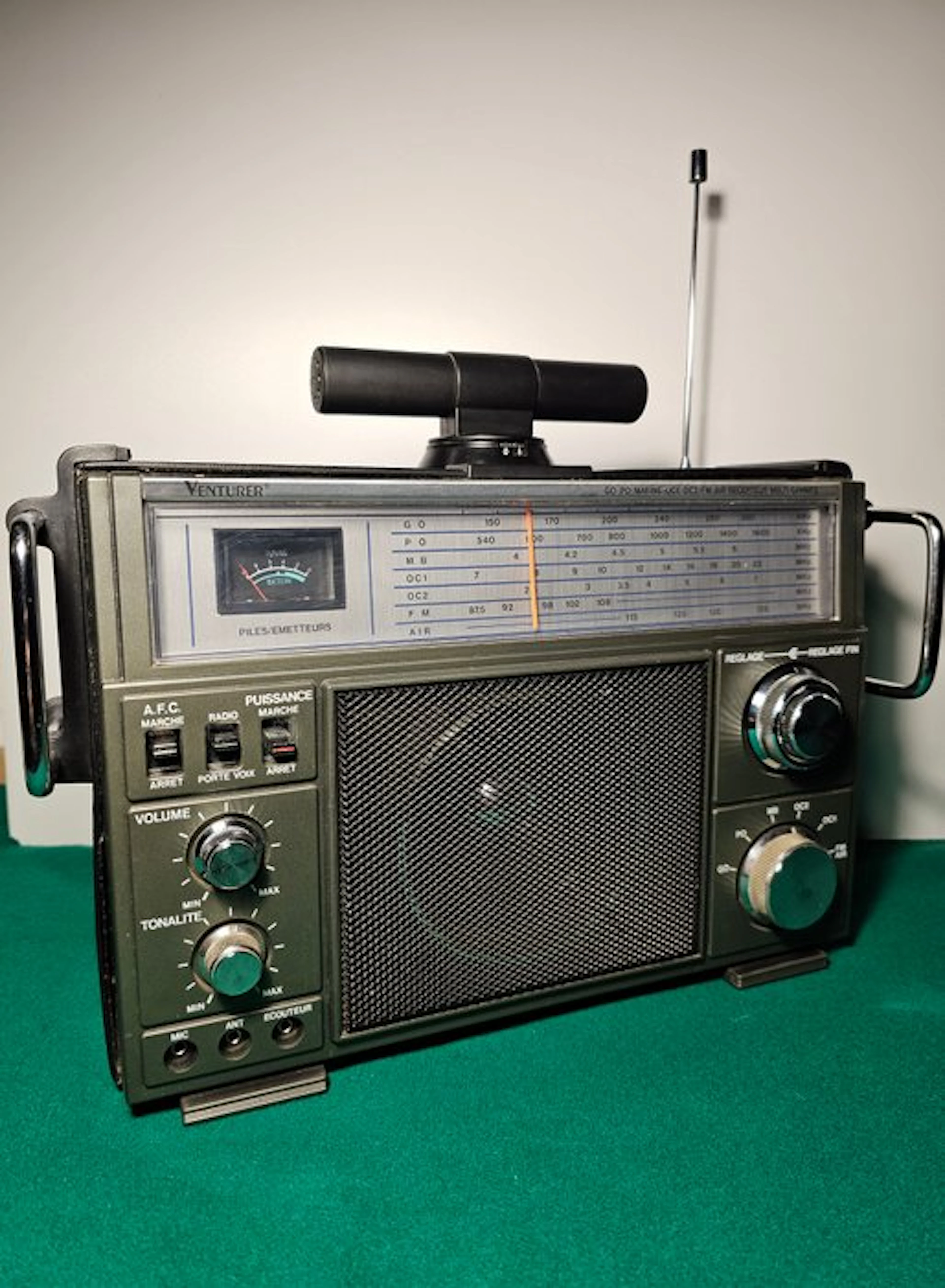 Venturer - EB-2081 World radio