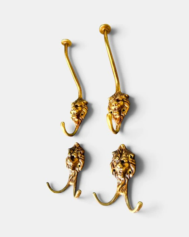 Set of coat hooks (4) - Gilt brass - lion baroque