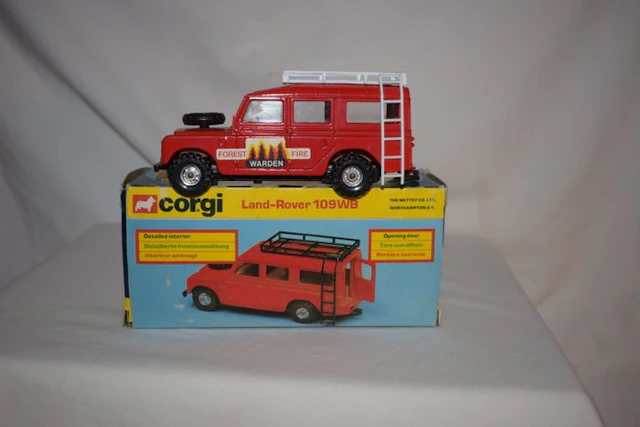 Corgi 1:43 - Model car - Land-Rover 109WB nr. 421