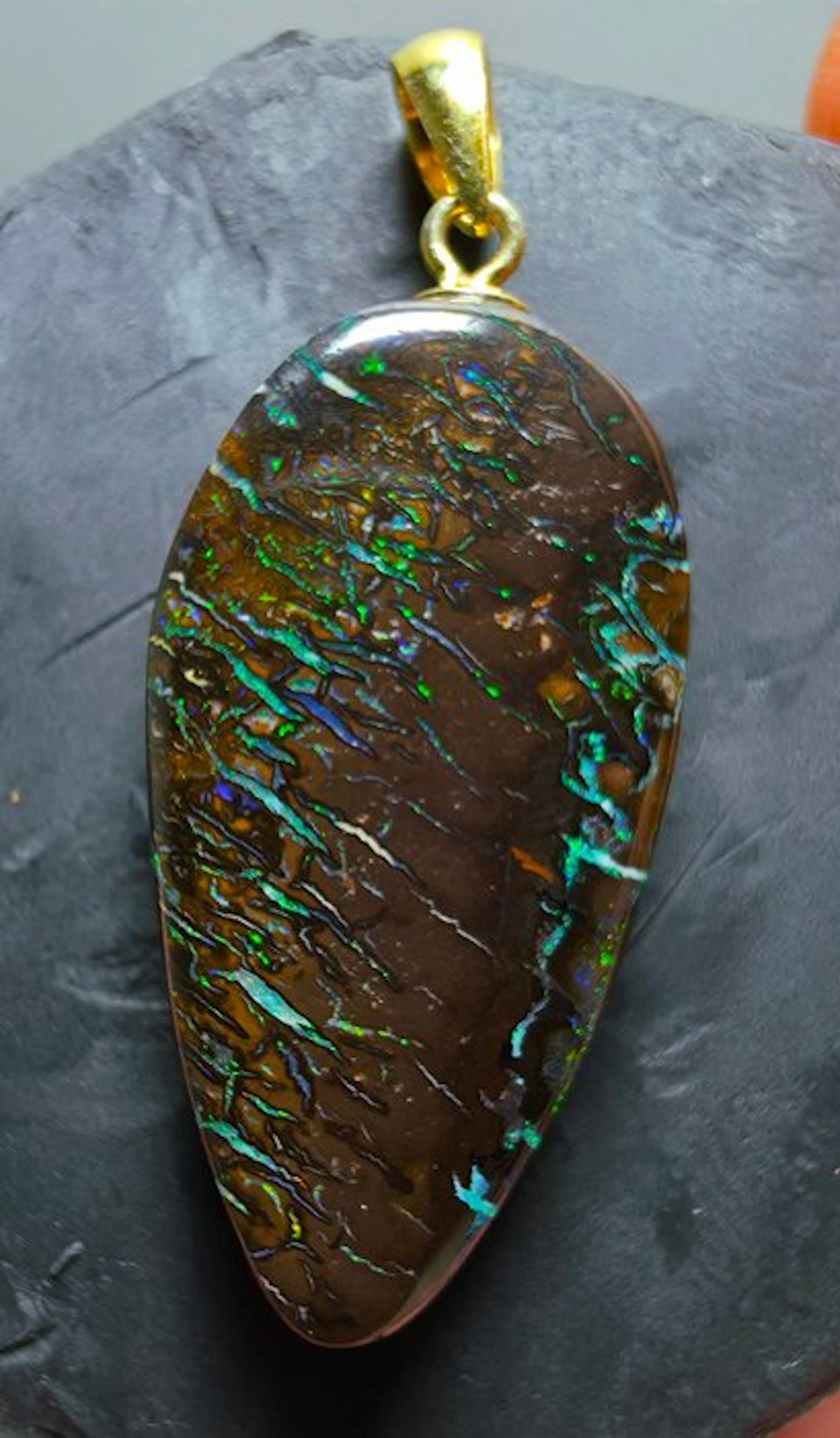 Opal Cabochon - Height: 31.5 mm - Width: 12 mm- 2.42 g - (1)