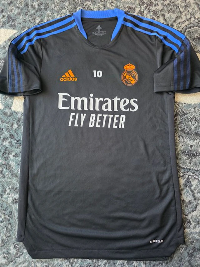 Real Madrid - Luka Modric - Football shirt