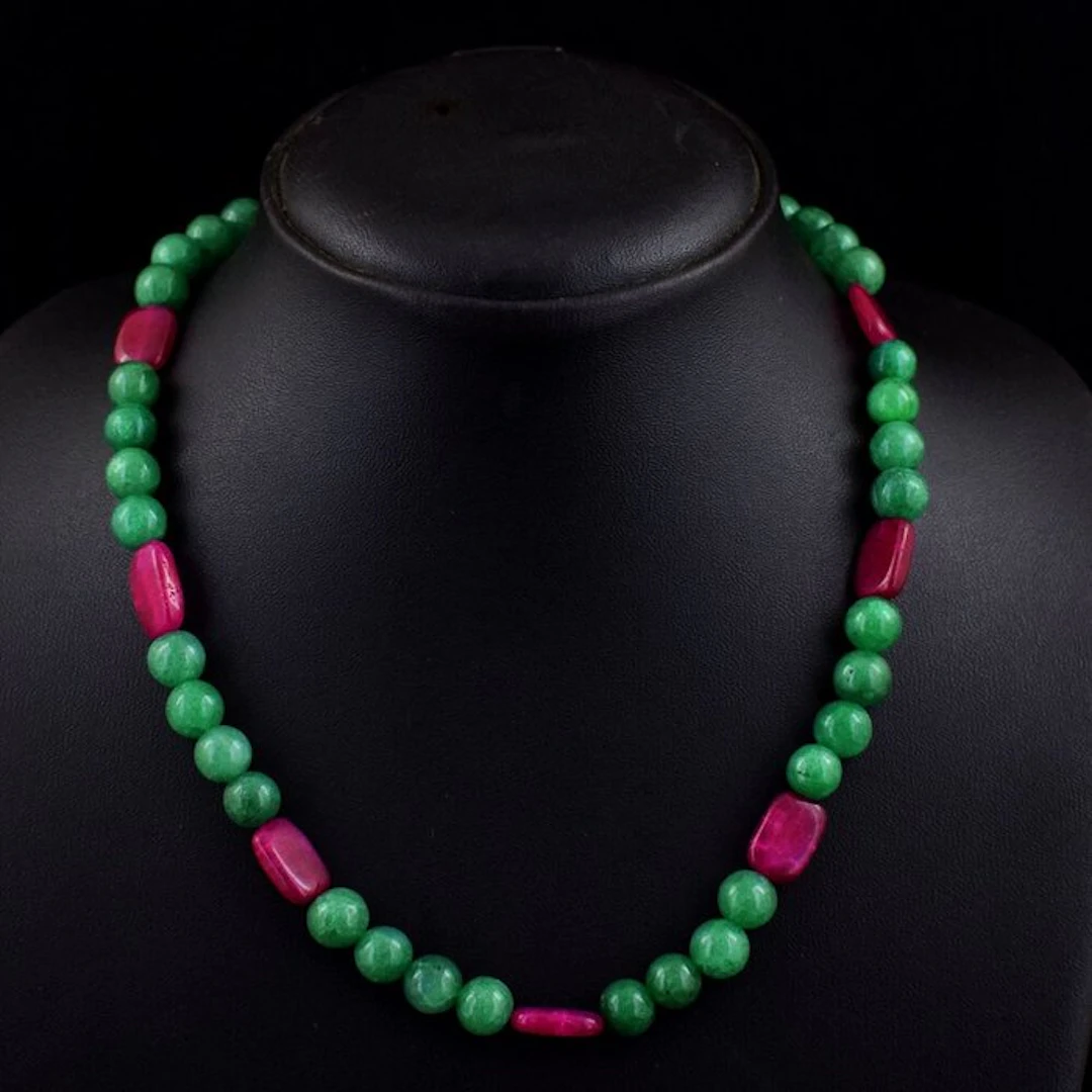 Really beautiful handmade necklace by ruby and emerald beads - 245 Cts