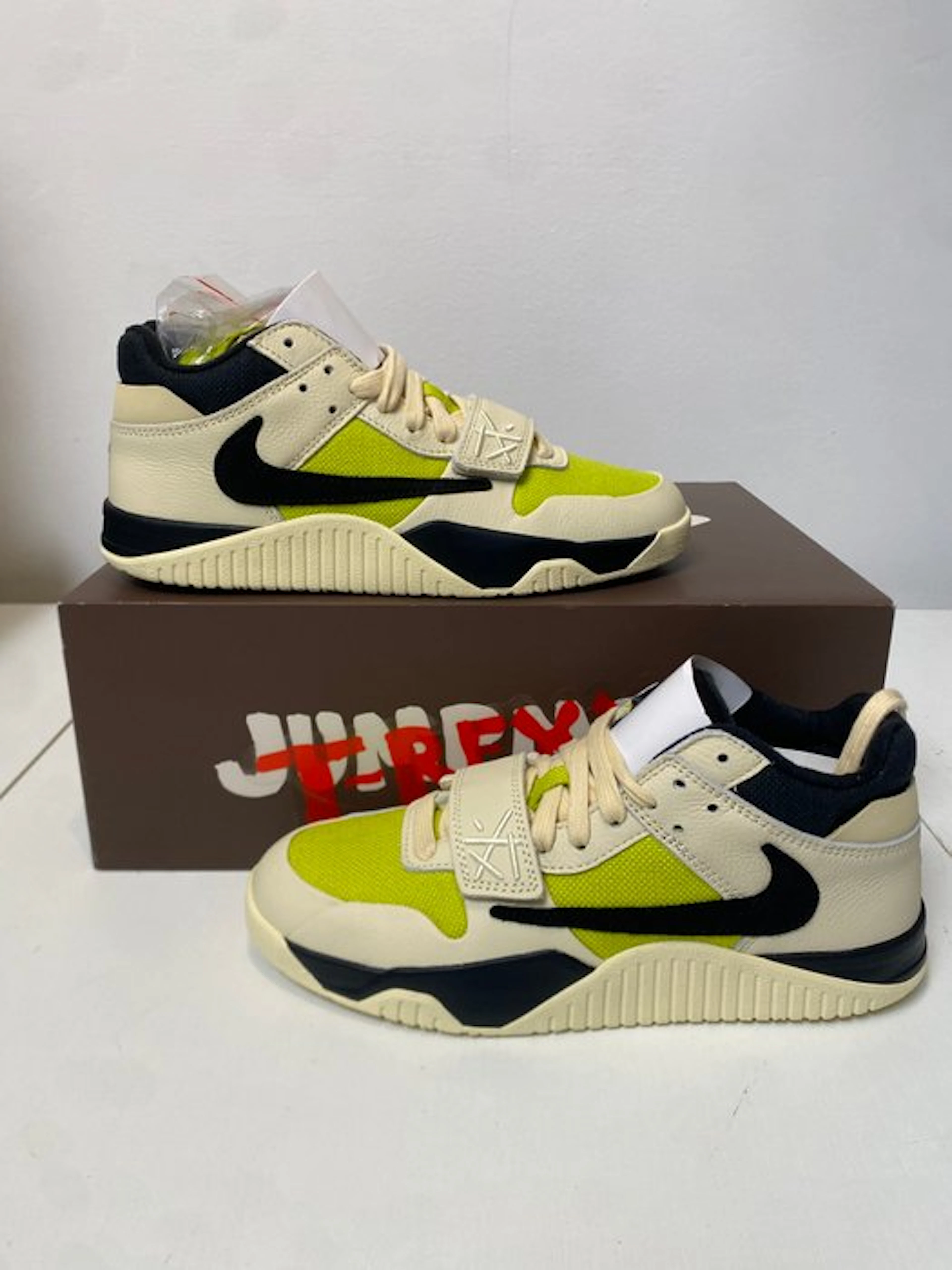 Air Jordan - Nike x Travis Scott - Sneakers - Size: EU 45 - New with tags