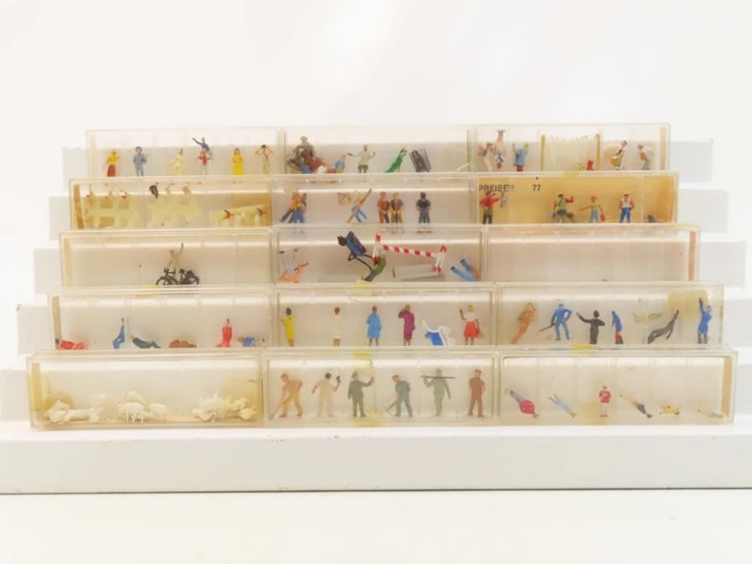 Preiser H0 - Model train figures (15) - 15 different figurines