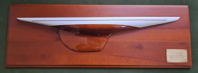 Reliance Not to scale - Half hull ship model - Reliance 1903