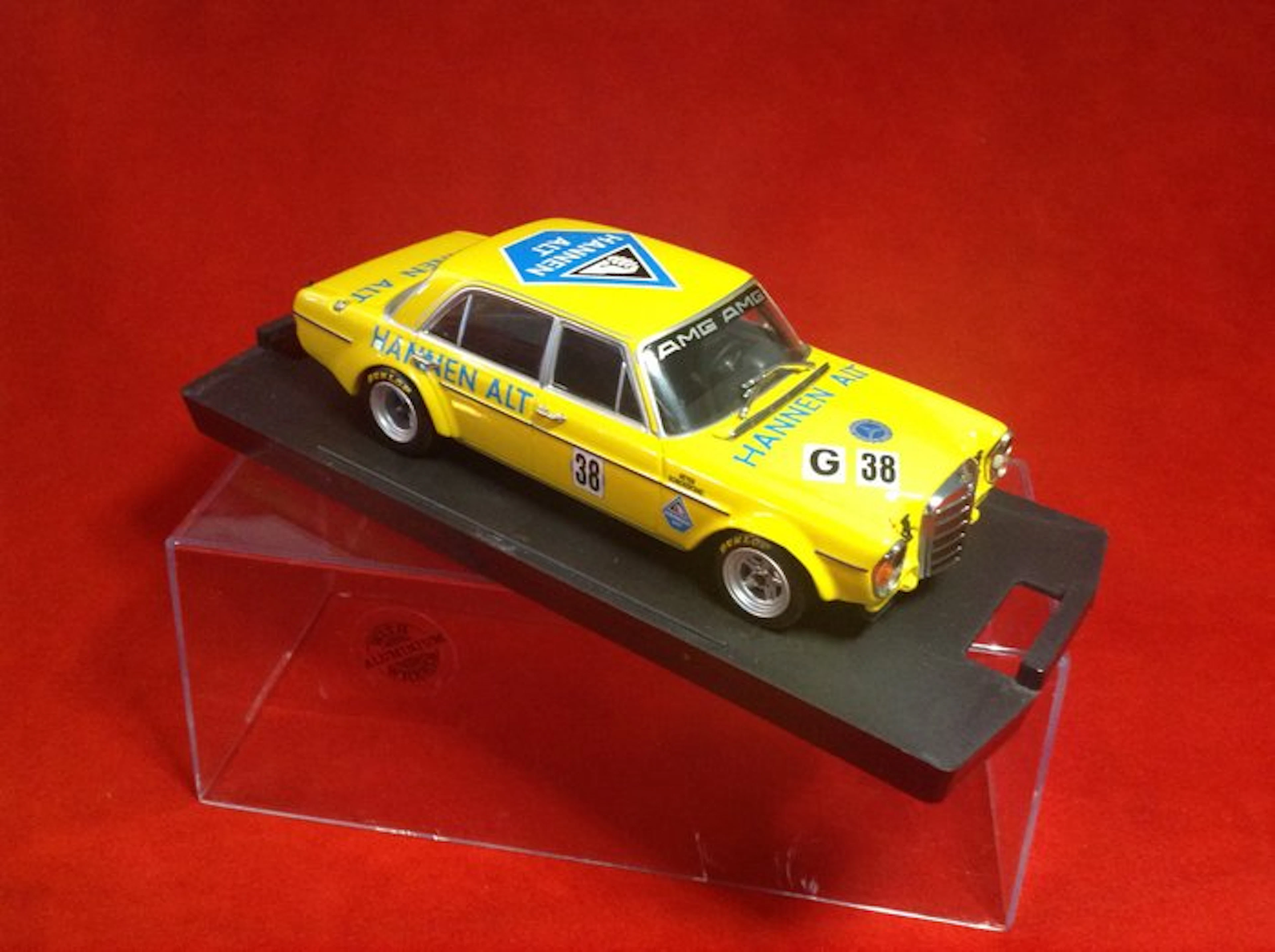 MiniChamps 1:43 - Model race car - Mercedes Benz 300 SEL...
