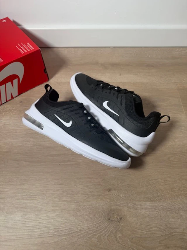 Nike - Sneakers - Size: EU 43 - New with tags