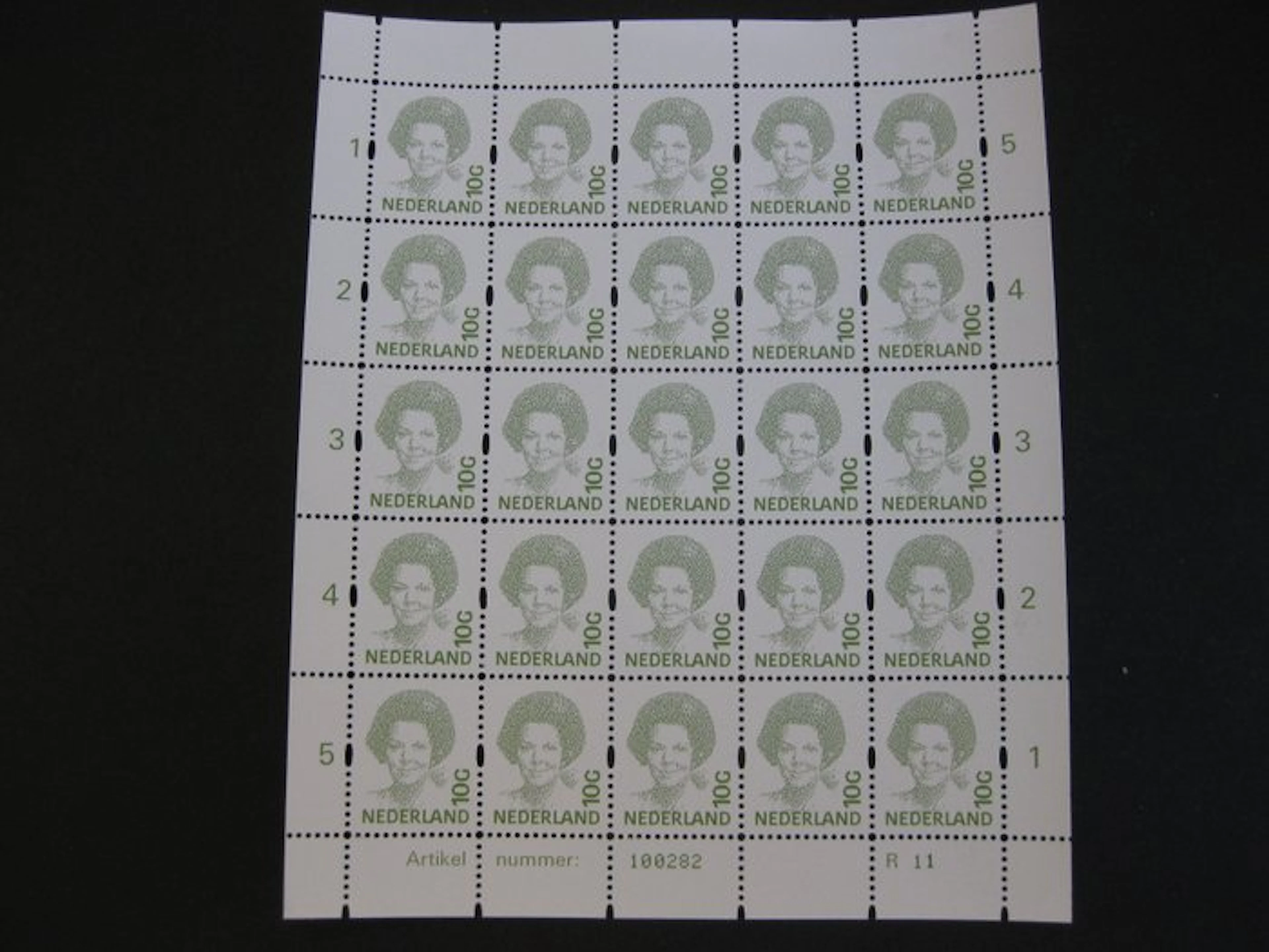 Netherlands 1993 - Queen Beatrix (Inverted) 10 Gld in complete Vel