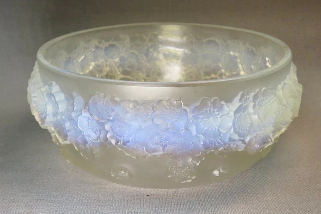 Lalique France - René Lalique - Platter - opaline glass - 1927 - Primroses