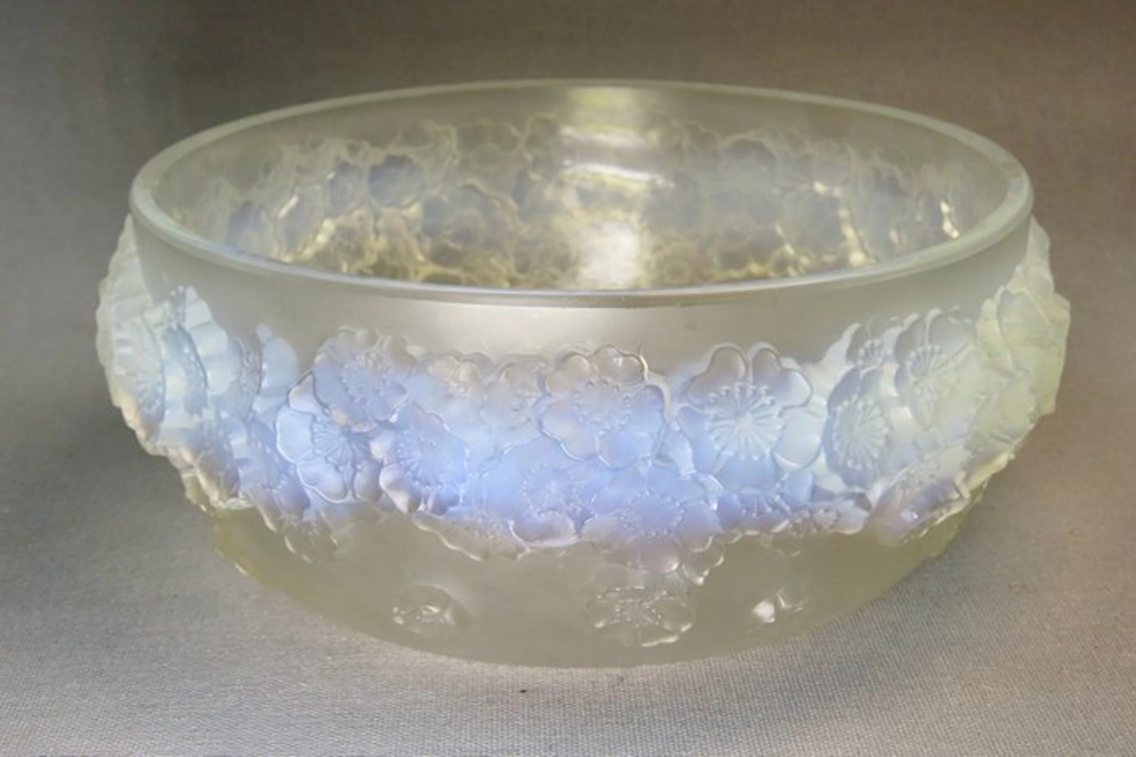 Lalique France - René Lalique - Platter - opaline glass - 1927 - Primroses
