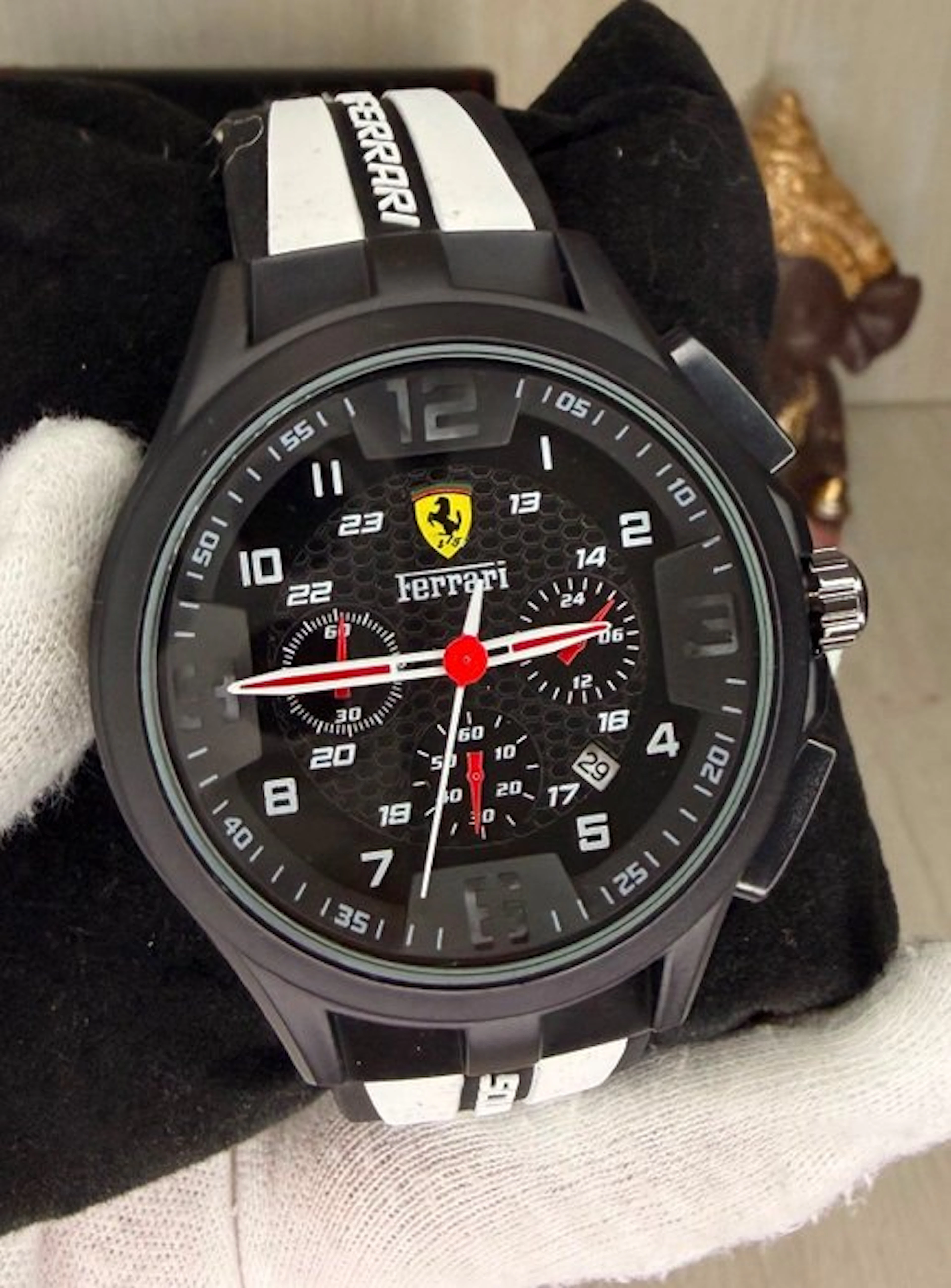 Wristwatch - Ferrari - New model black&white - 2026