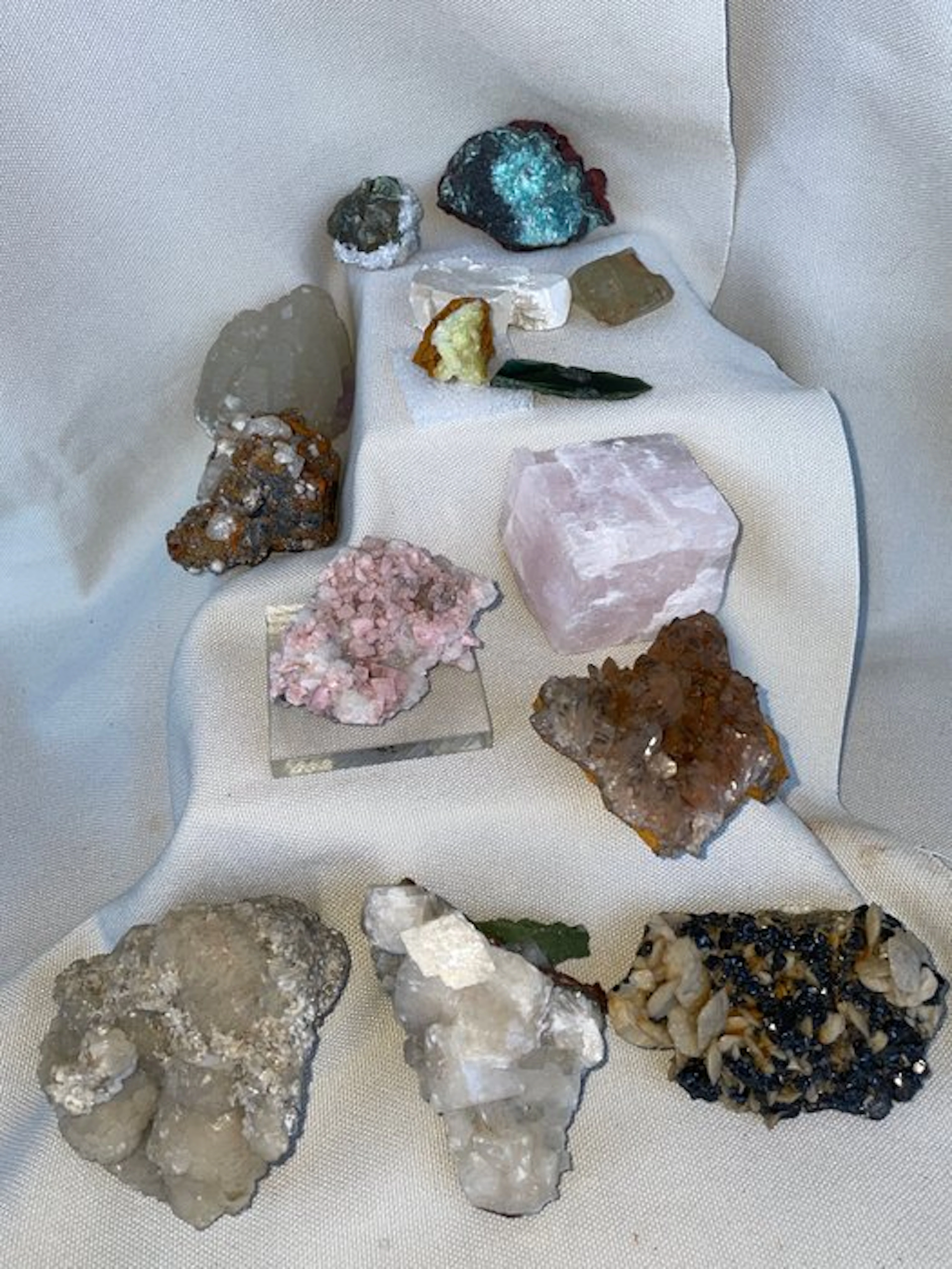 collection of minerals Crystals on matrix- 1088 g - (14)