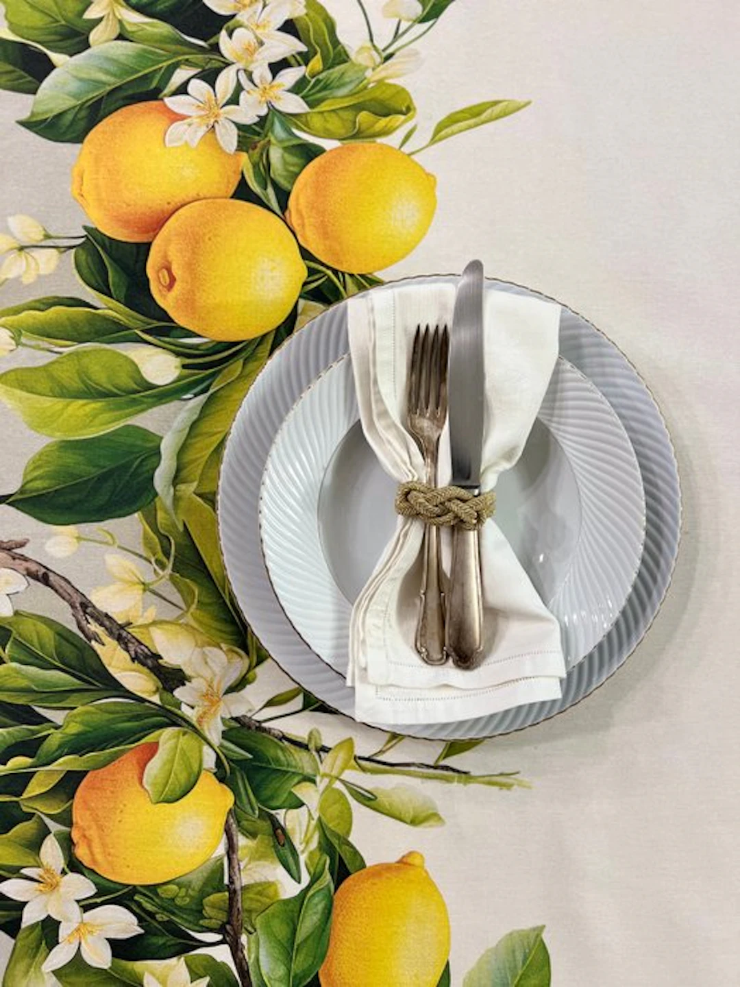 Elegant tablecloth with lemon plants - country house...