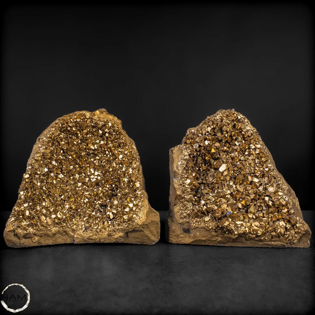 Golden Aura-Druse – Extravagant elegance with intense...