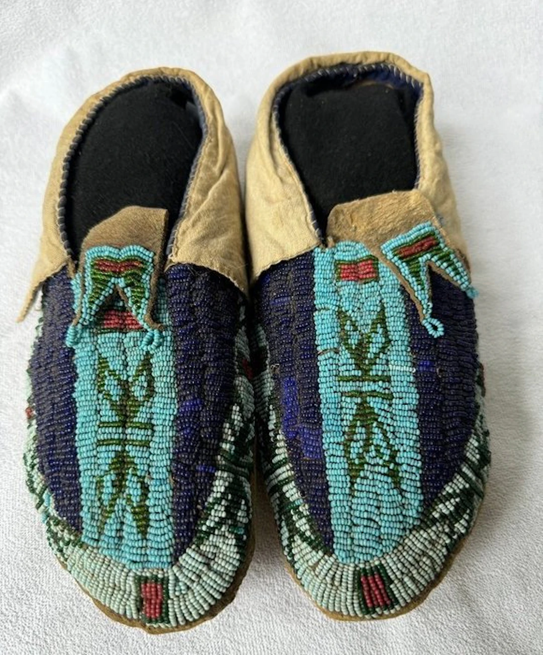 Moccasins - ca. 1920 - Sioux - U.S.