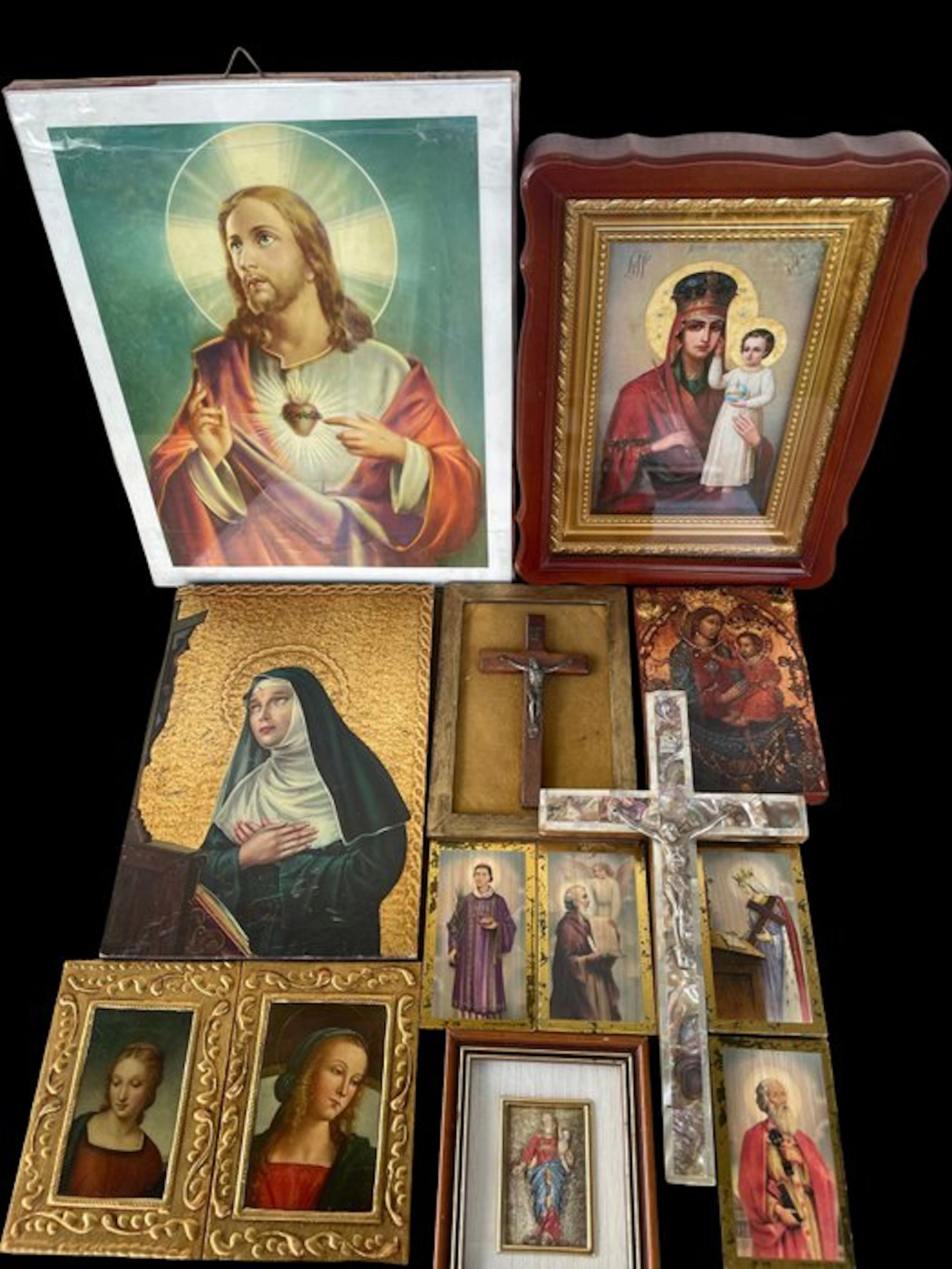 Collection of 13 devotional objects (13) - Various materials - 20th century