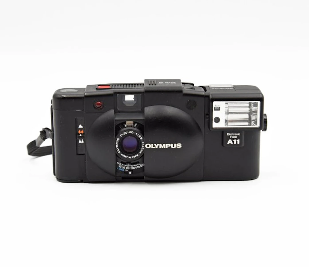 Olympus XA2 con A11 flash | Analogue camera