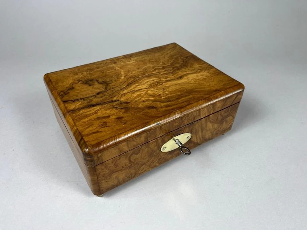 Jewellery box - Wood