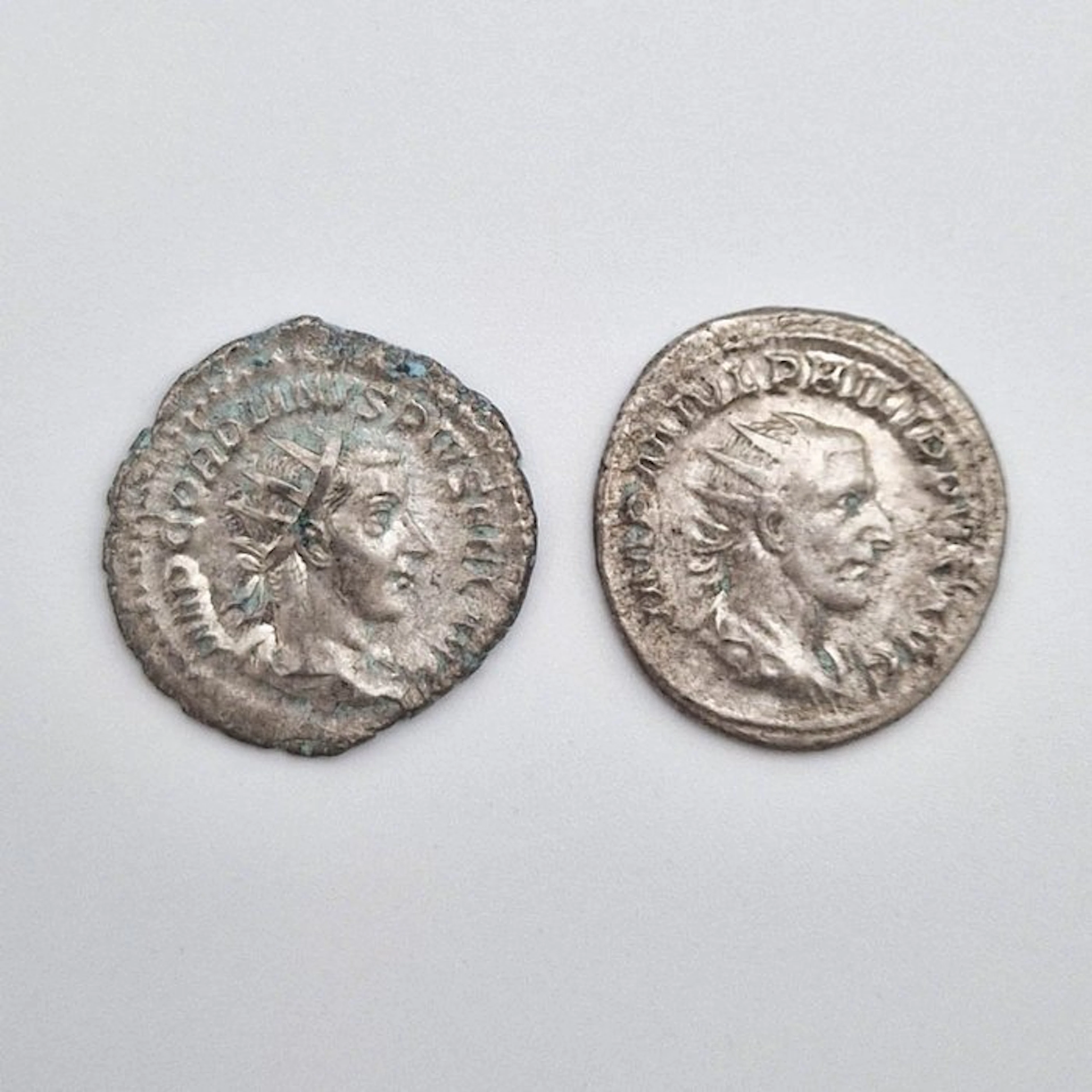 Roman Empire Lot van 2 Zilveren Antoniniani Gordian III...