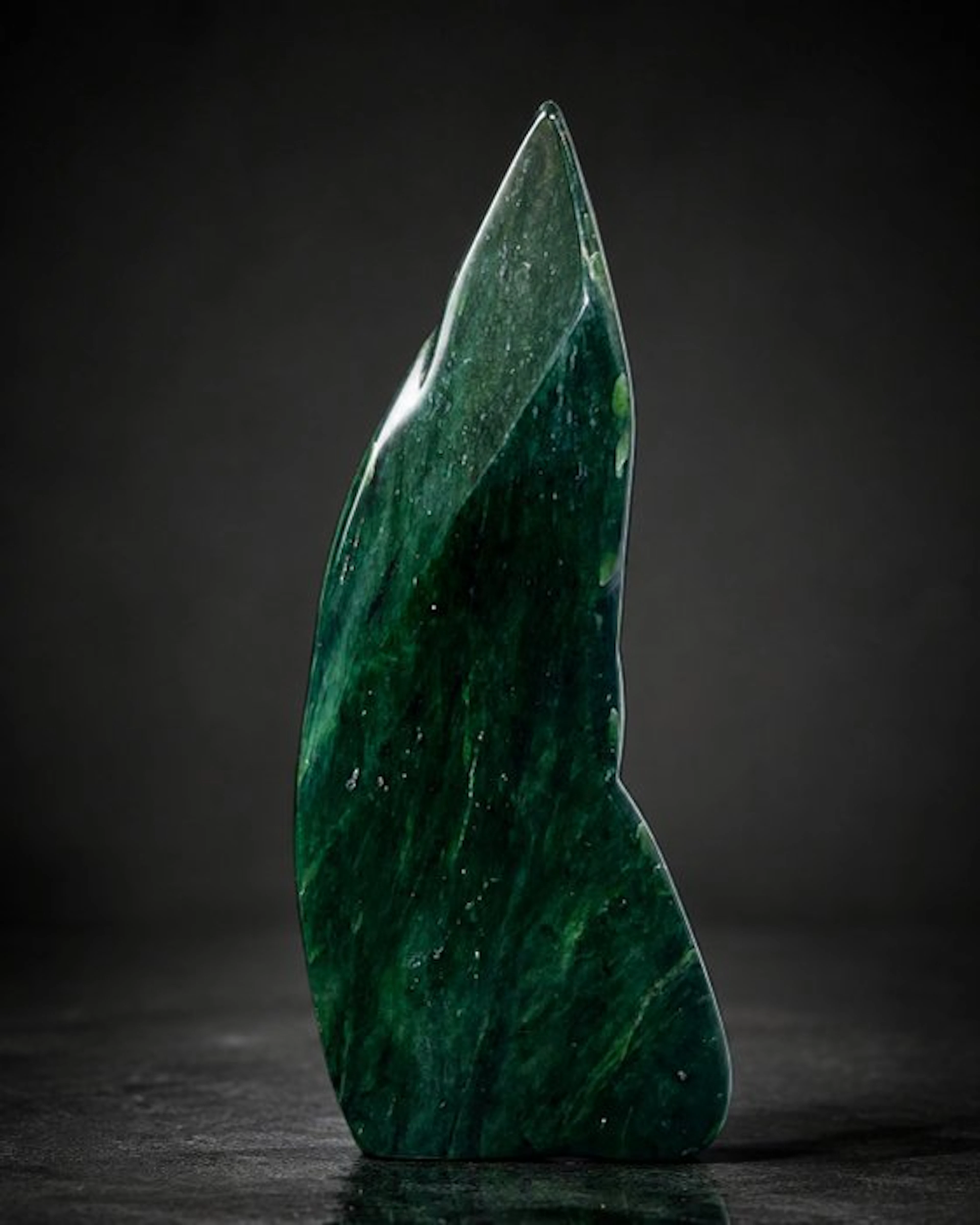 Elegant Nephrite Jade Sculpture – Deep Green Natural Form...
