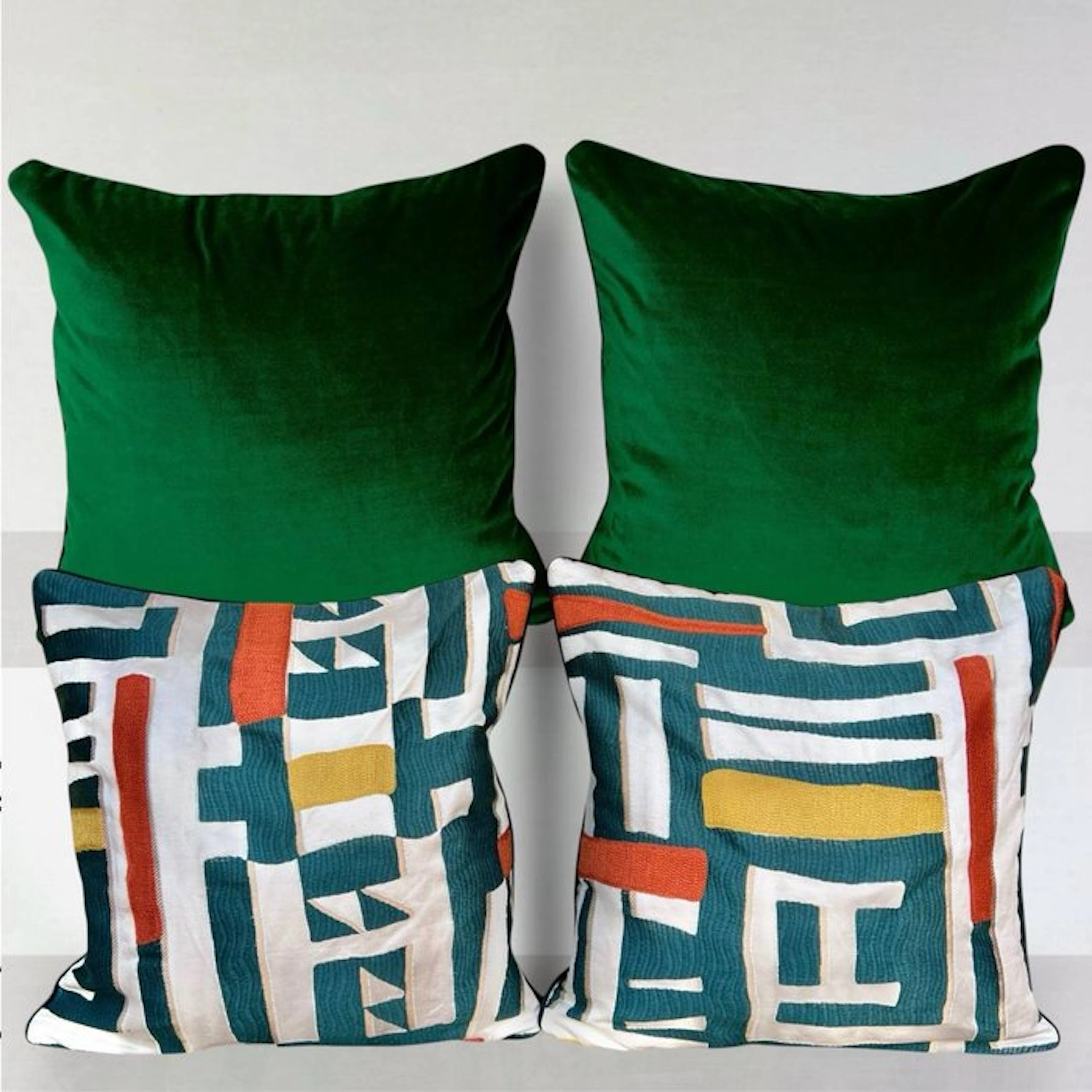 OSBORNE AND LITTLE - New set- Two cushions in a set of four - Cushion