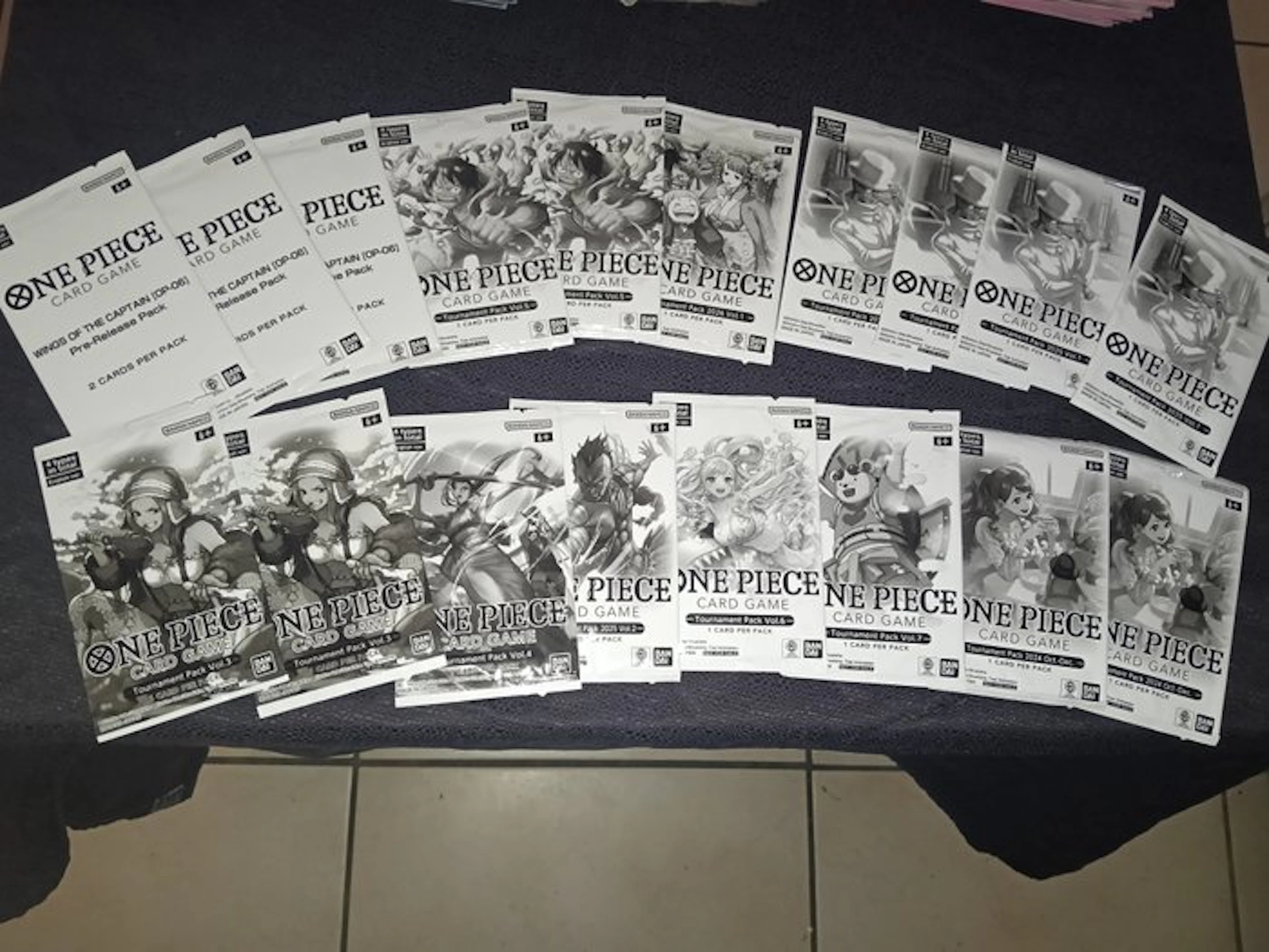 Bandai - 18 Booster pack - One Piece - One Piece Card Game Tournament Pack