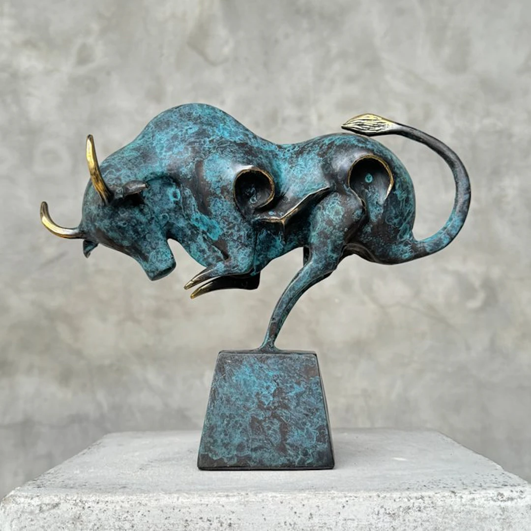 Sculpture, NO RESERVE PRICE - Cubist Bull on Stand - 22 cm - Bronze