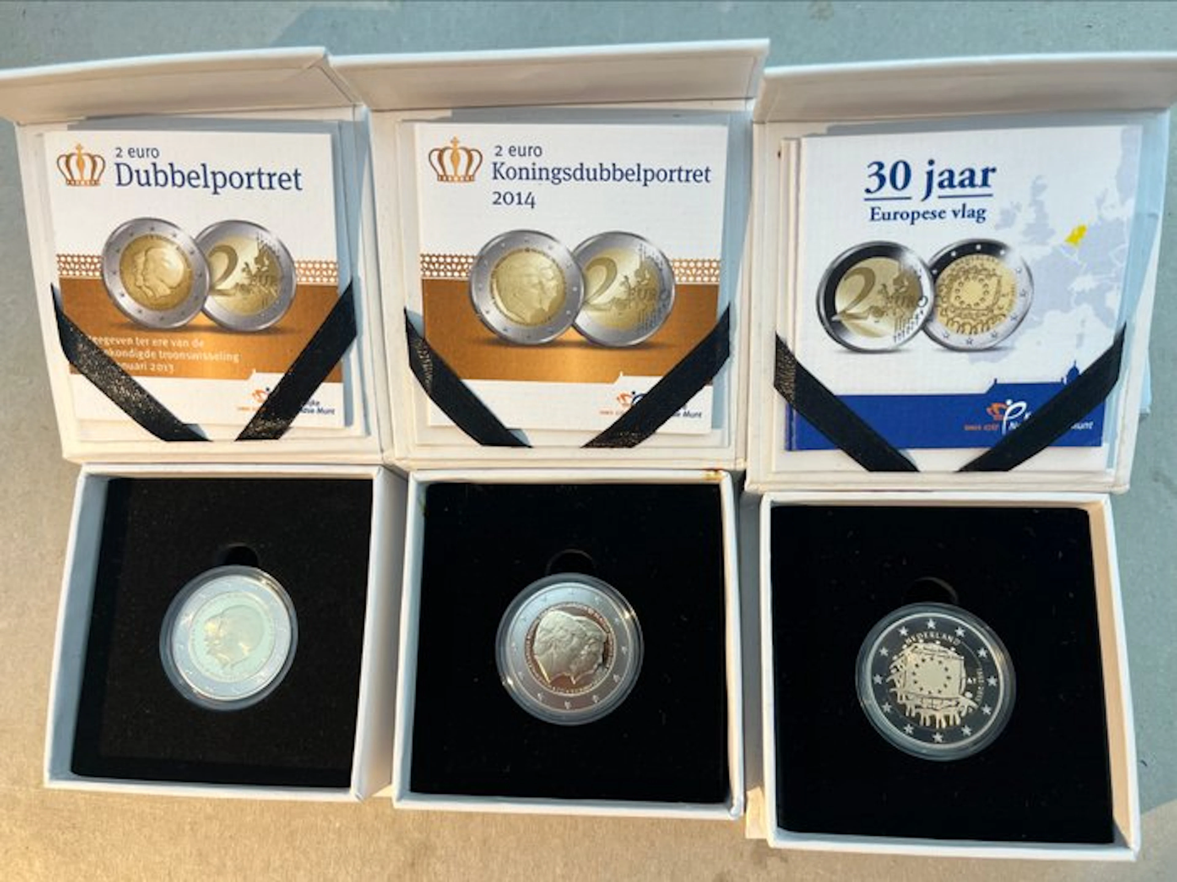 Netherlands. 2 Euro 2013/2015 (3 coins) Proof (No reserve price)
