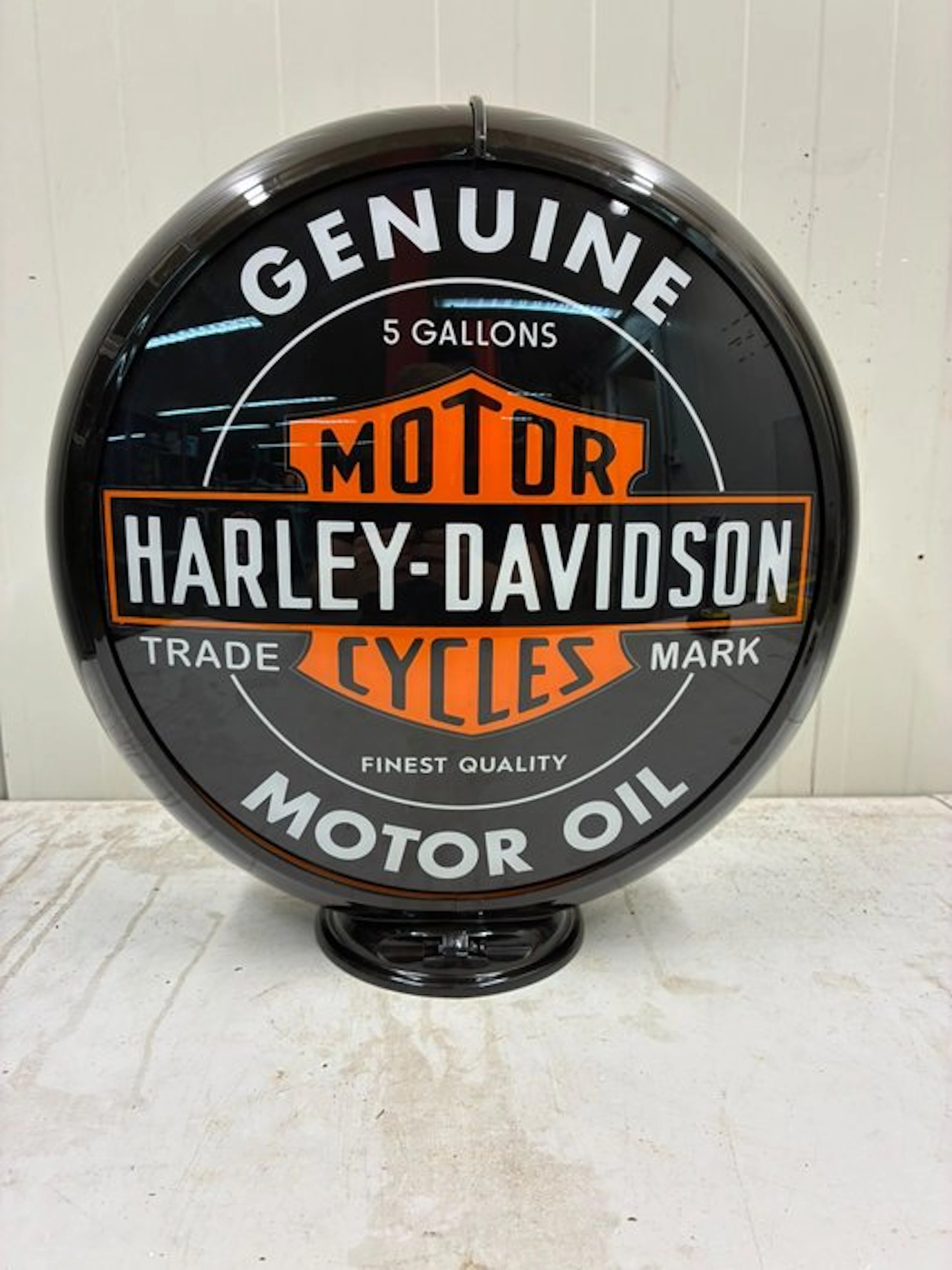 Petrol pump - Harley-Davidson - Harley-Davidson Motor Oil...
