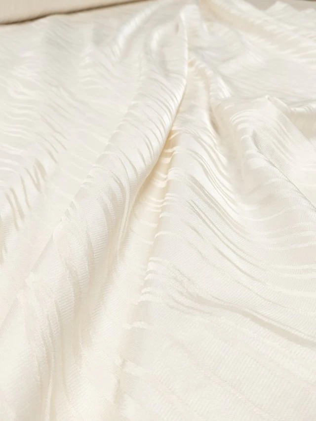Luce d’Avorio – Jacquard Misto Seta Castello del Barro...