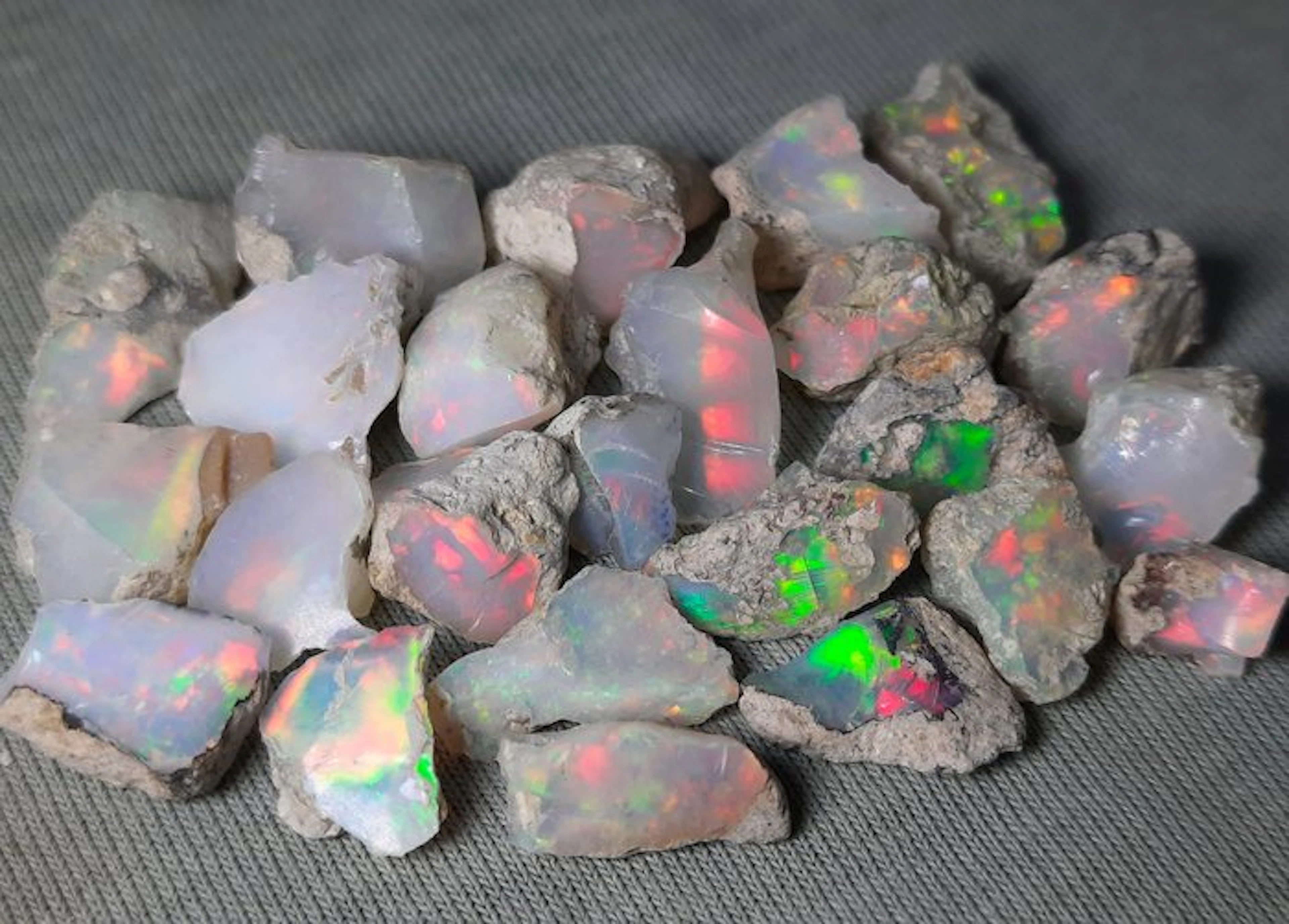 44.3 cts - Beautiful Opals Rough- 8.86 g