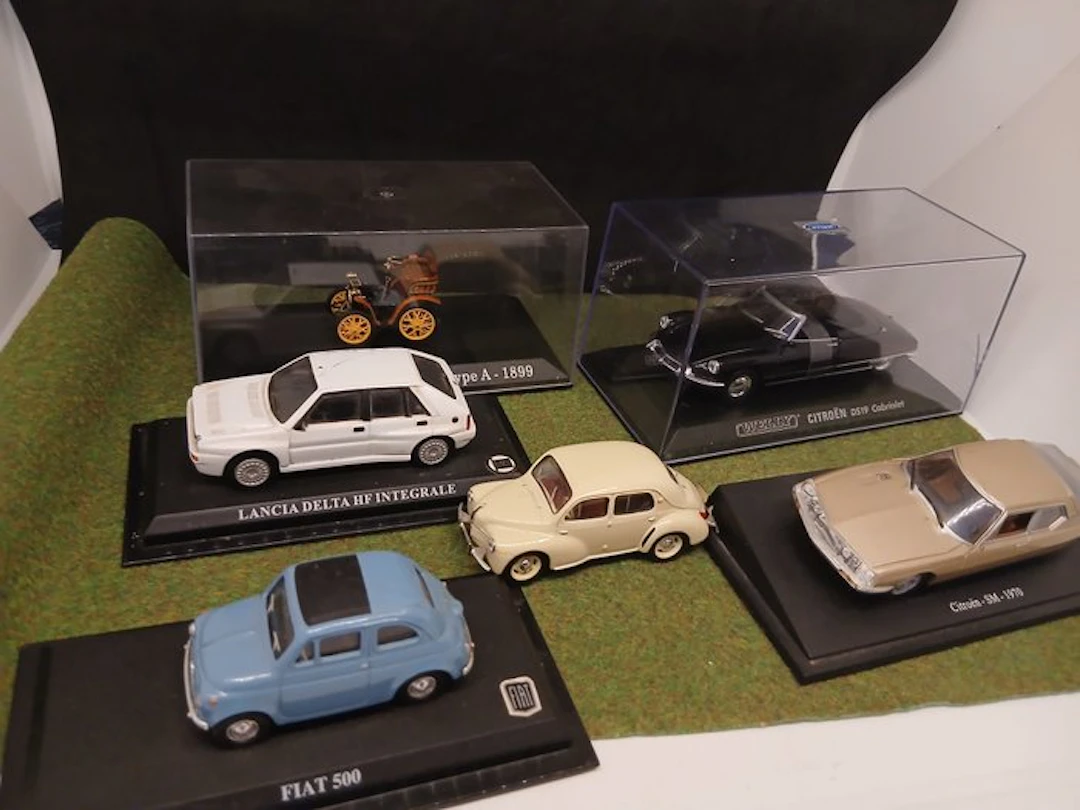 IXO 1:43 - Model car (6) - Fiat 500 Renault 4cv