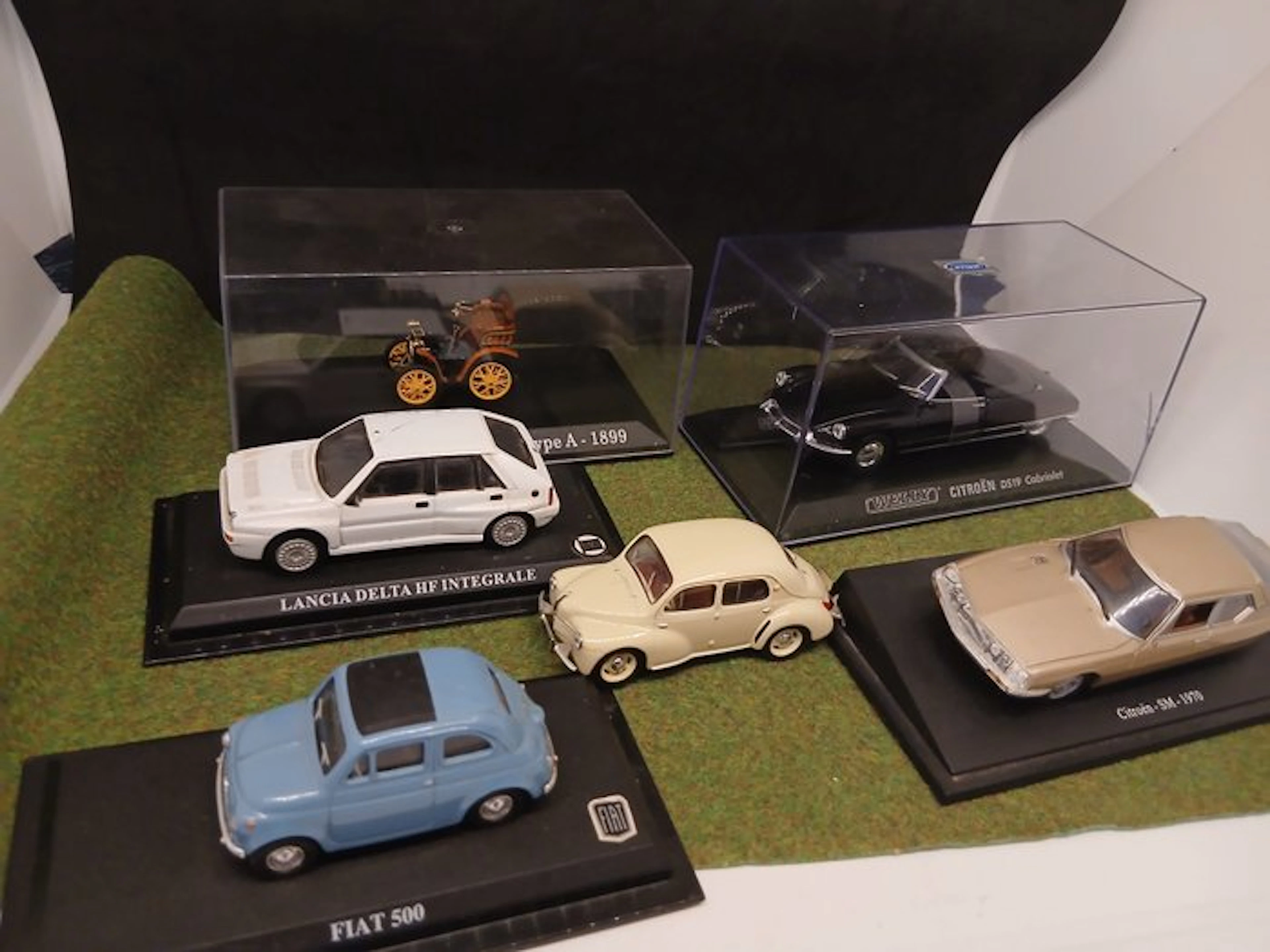IXO 1:43 - Model car (6) - Fiat 500 Renault 4cv