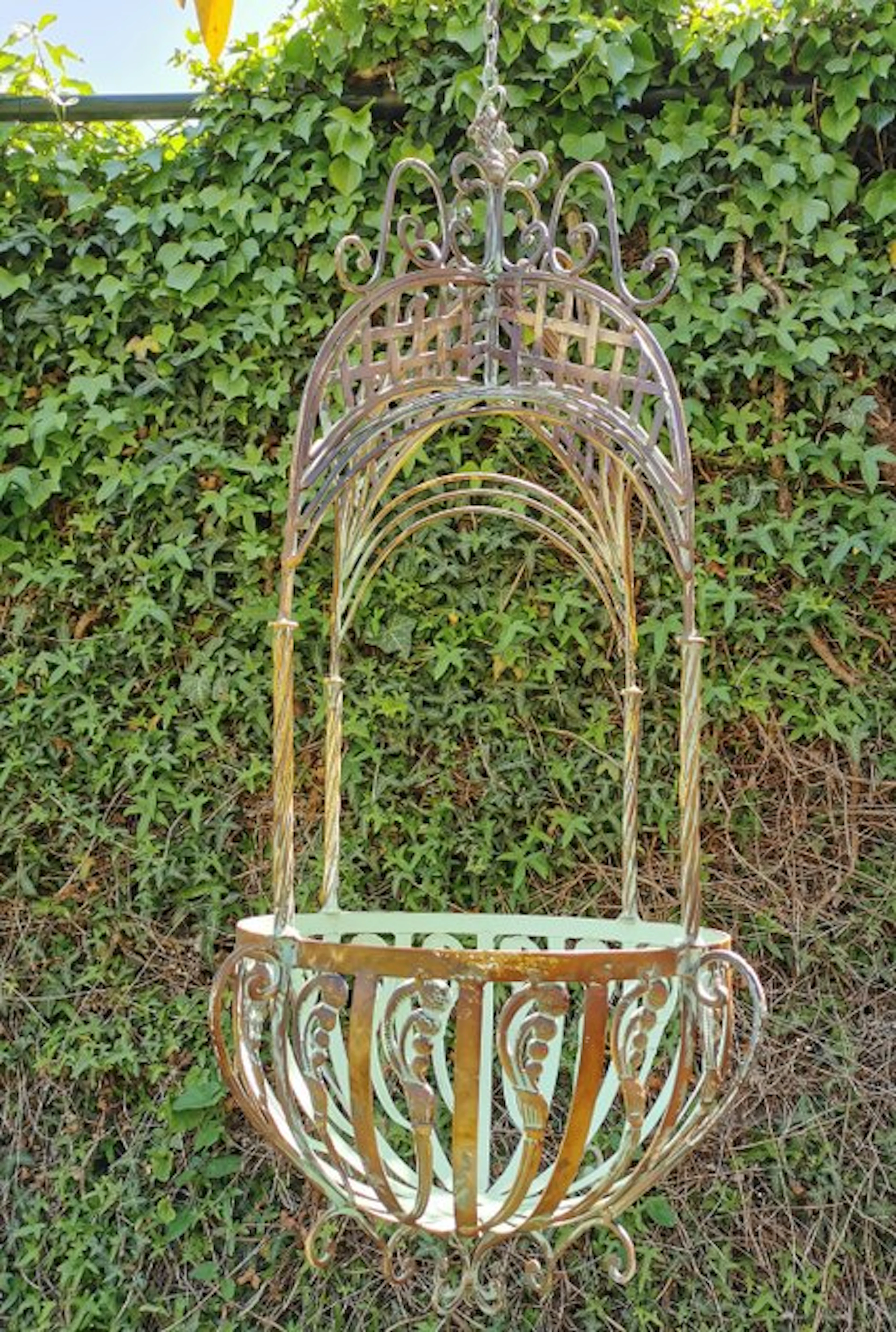 Basket - Iron - Flower basket