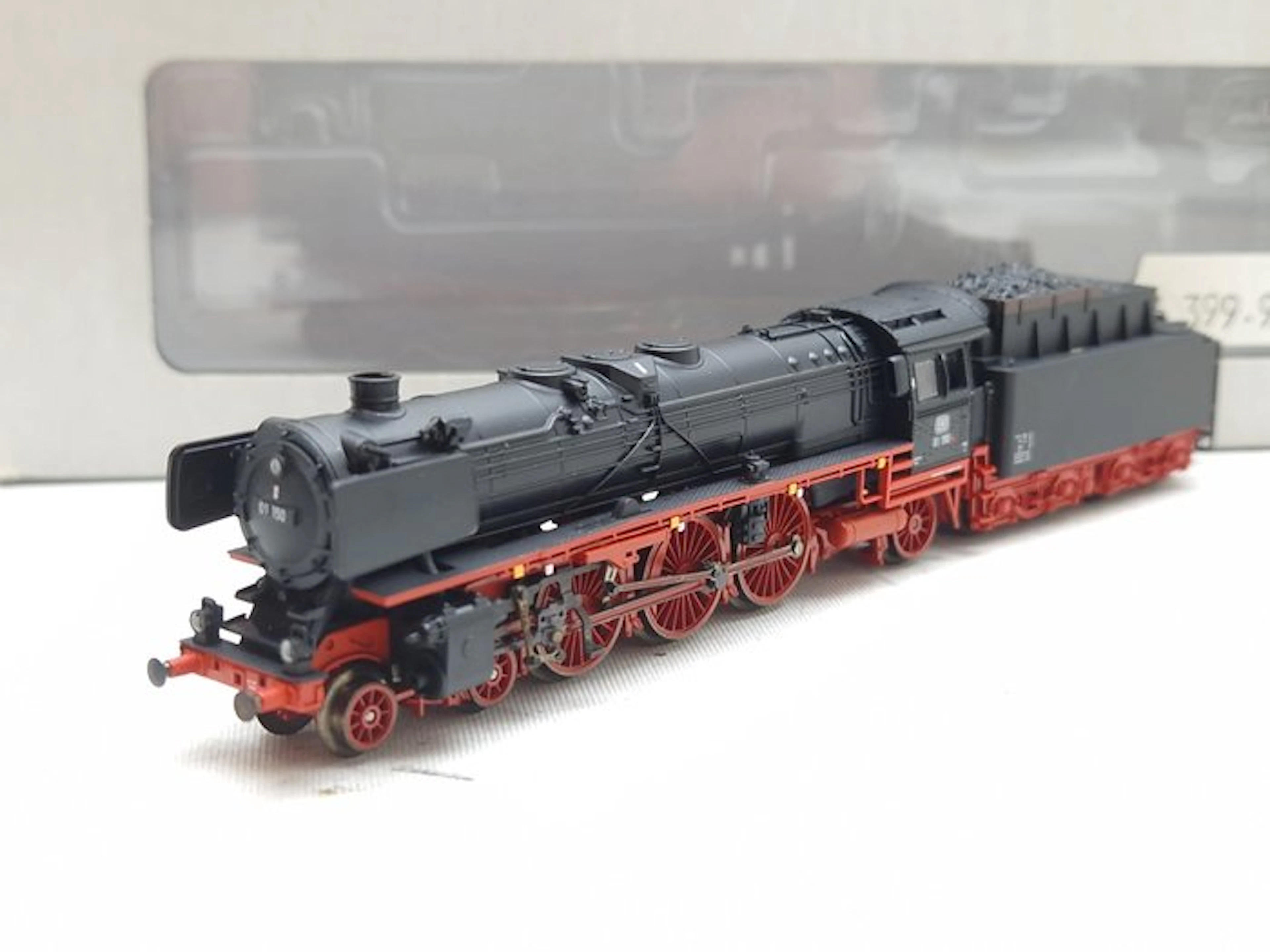 Minitrix N - 16013 - Steam locomotive with tender (1) - BR 01 150 - DB