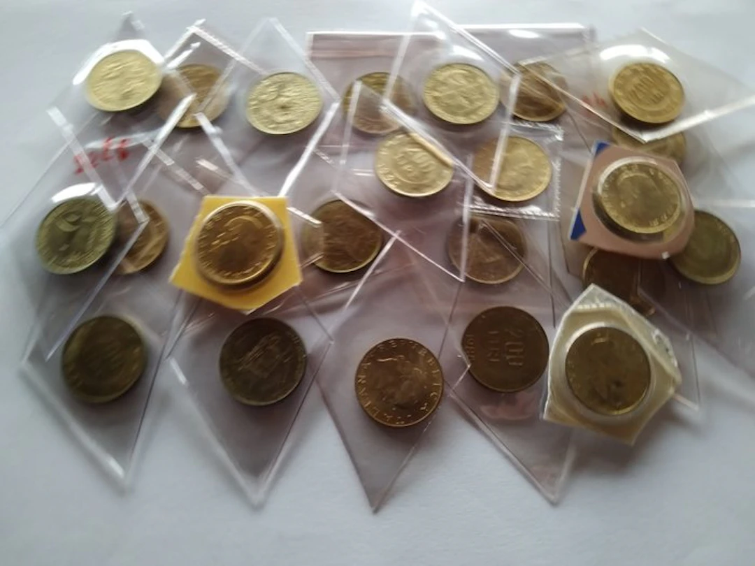 Italy, Republic 200 Lire 1968-2001 (No reserve price)