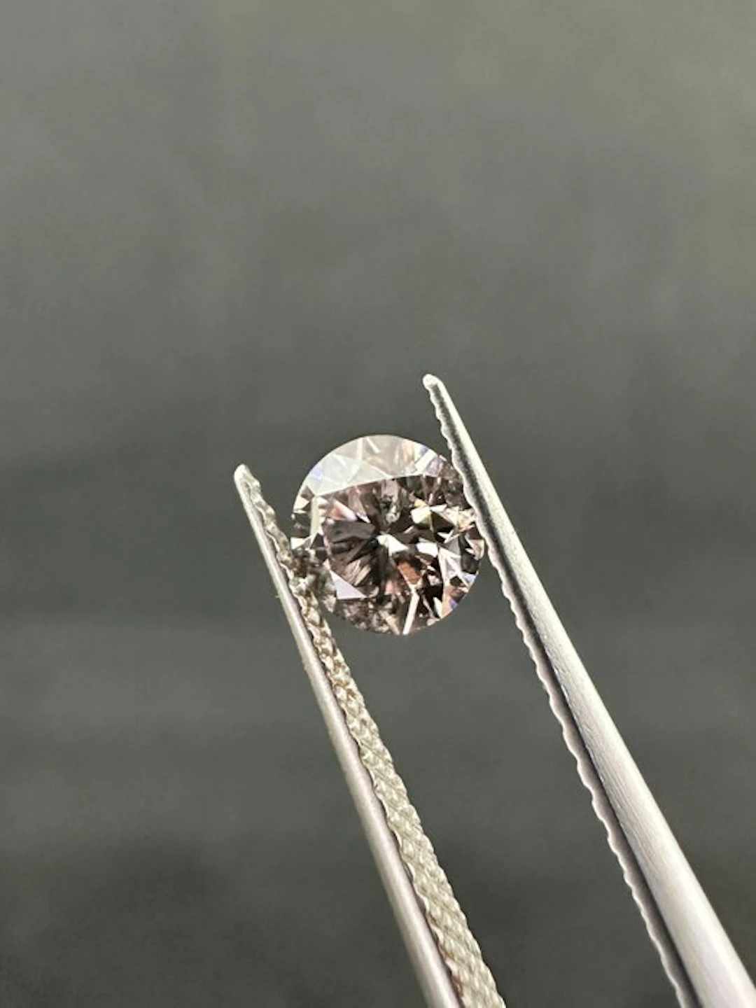 1 pcs Diamond (Natural coloured) - 0.55 ct - Round...