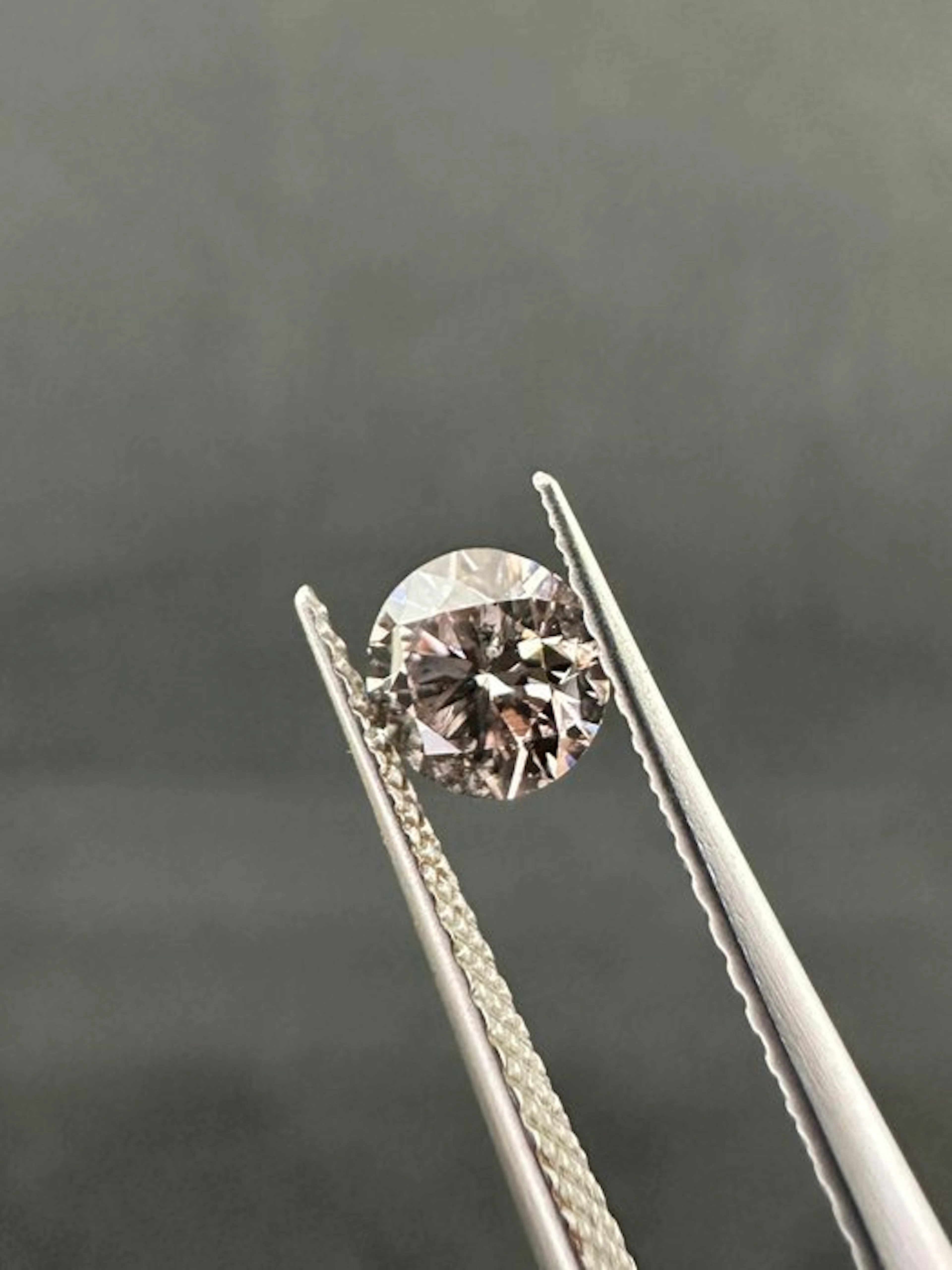 1 pcs Diamond (Natural coloured) - 0.55 ct - Round...