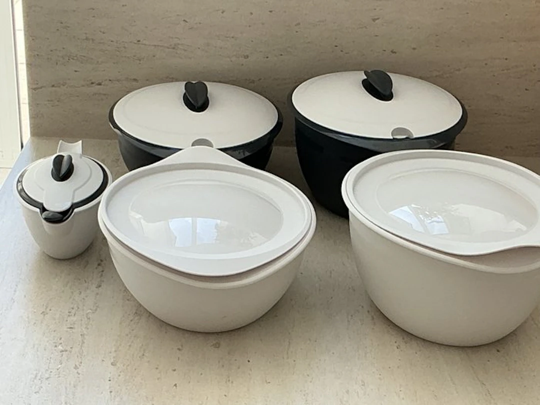 Tupperware - Kitchen container (5) - Resin - New Tupperware containers