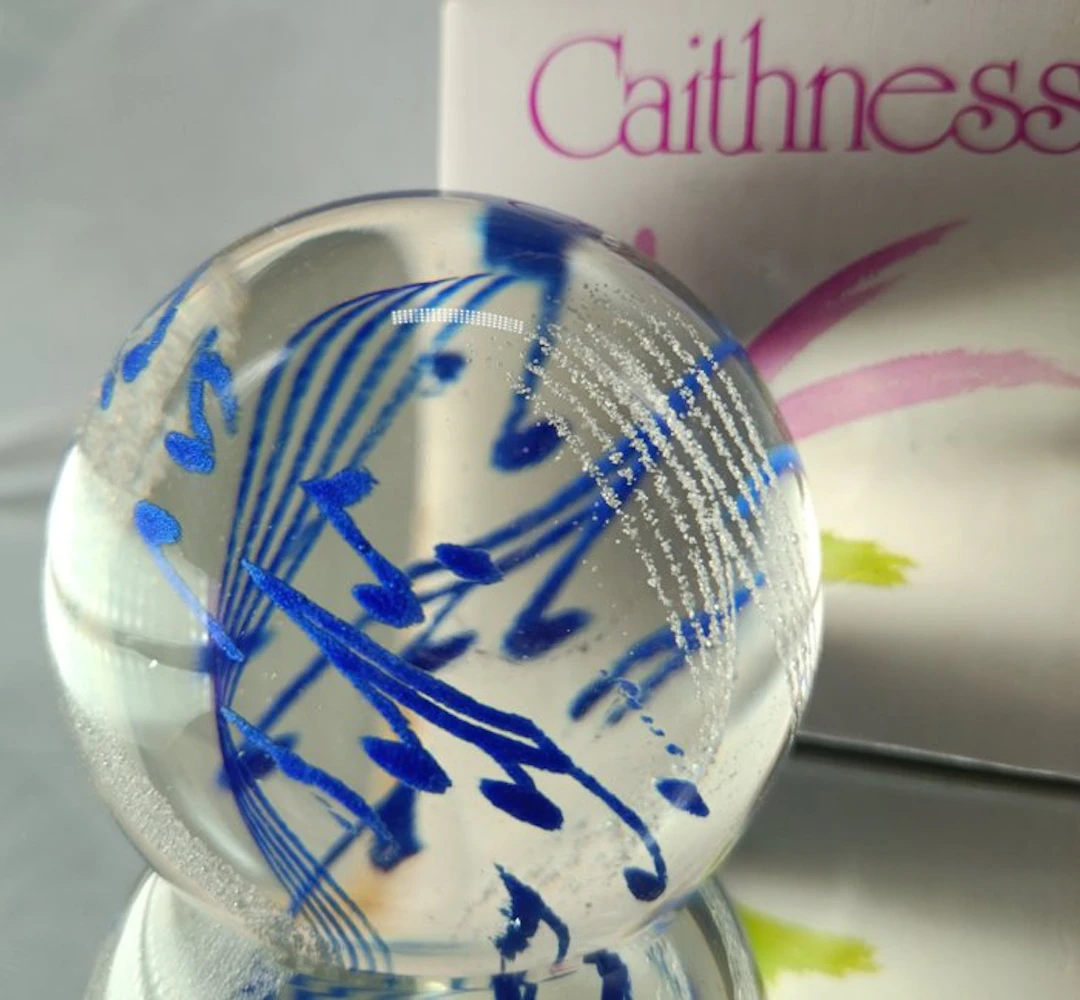 Caithness - Helen MacDonald - NO RESERVE! - Paperweight...