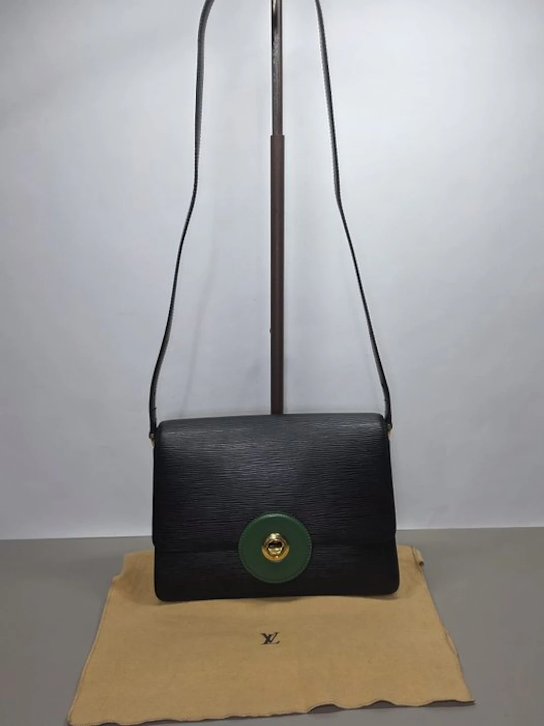 Louis Vuitton - Epi Free Run - Crossbody bag