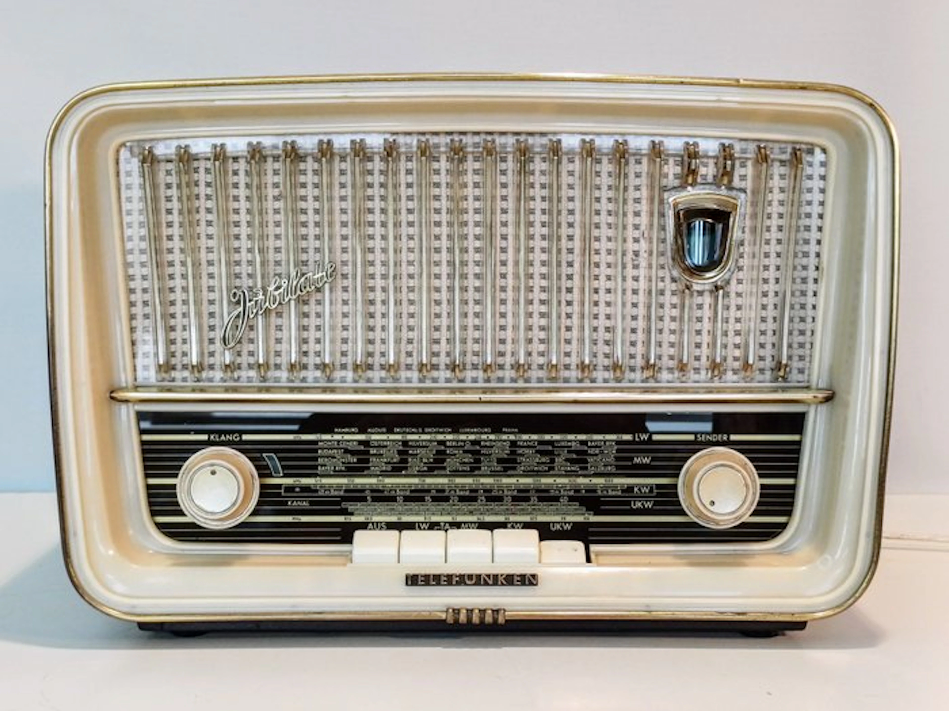 Telefunken - Jubilate 9 Export Tube radio