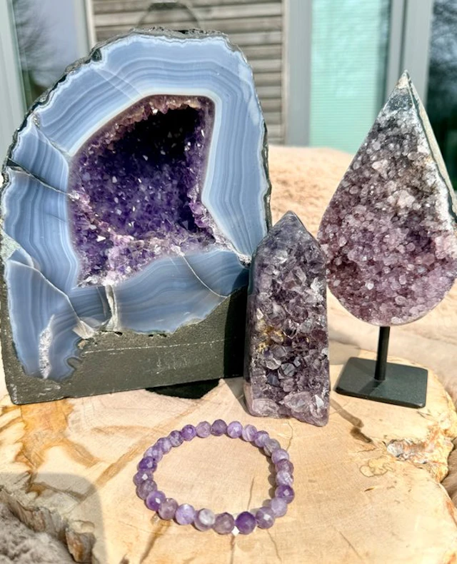 Amethyst Lot of various items- 5582 g - (1)