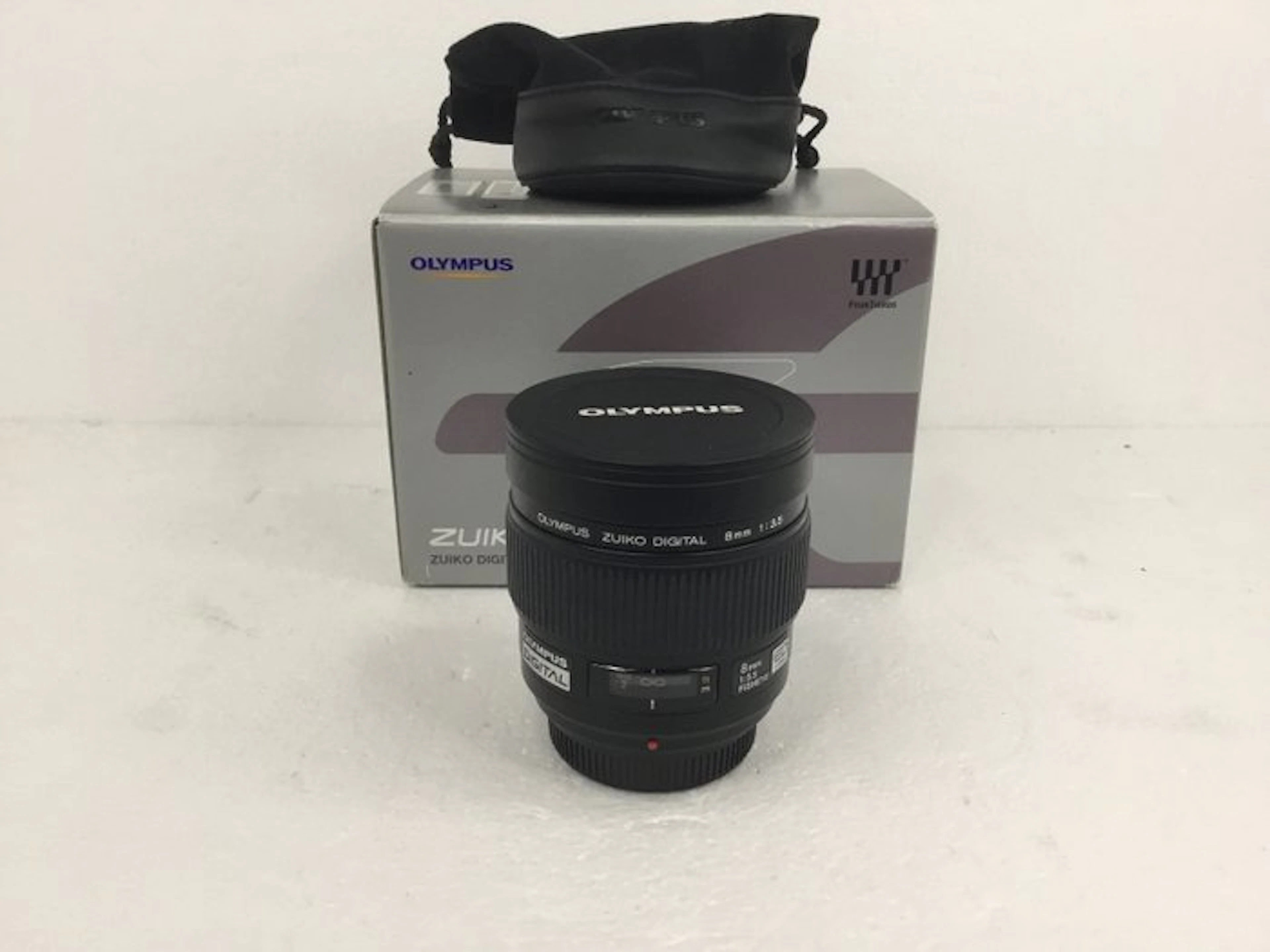Olympus Zuiko digital ED 8mm f:3,5 FISHEYE con attacco 4/3 Camera lens
